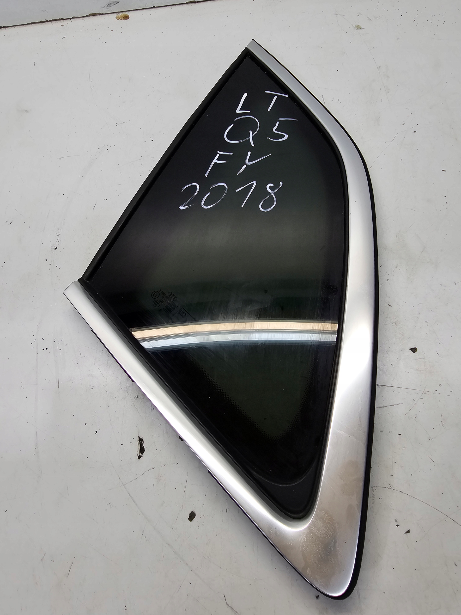 window bodywork left rear part AUDI Q5 FY 2018R 80A845297J