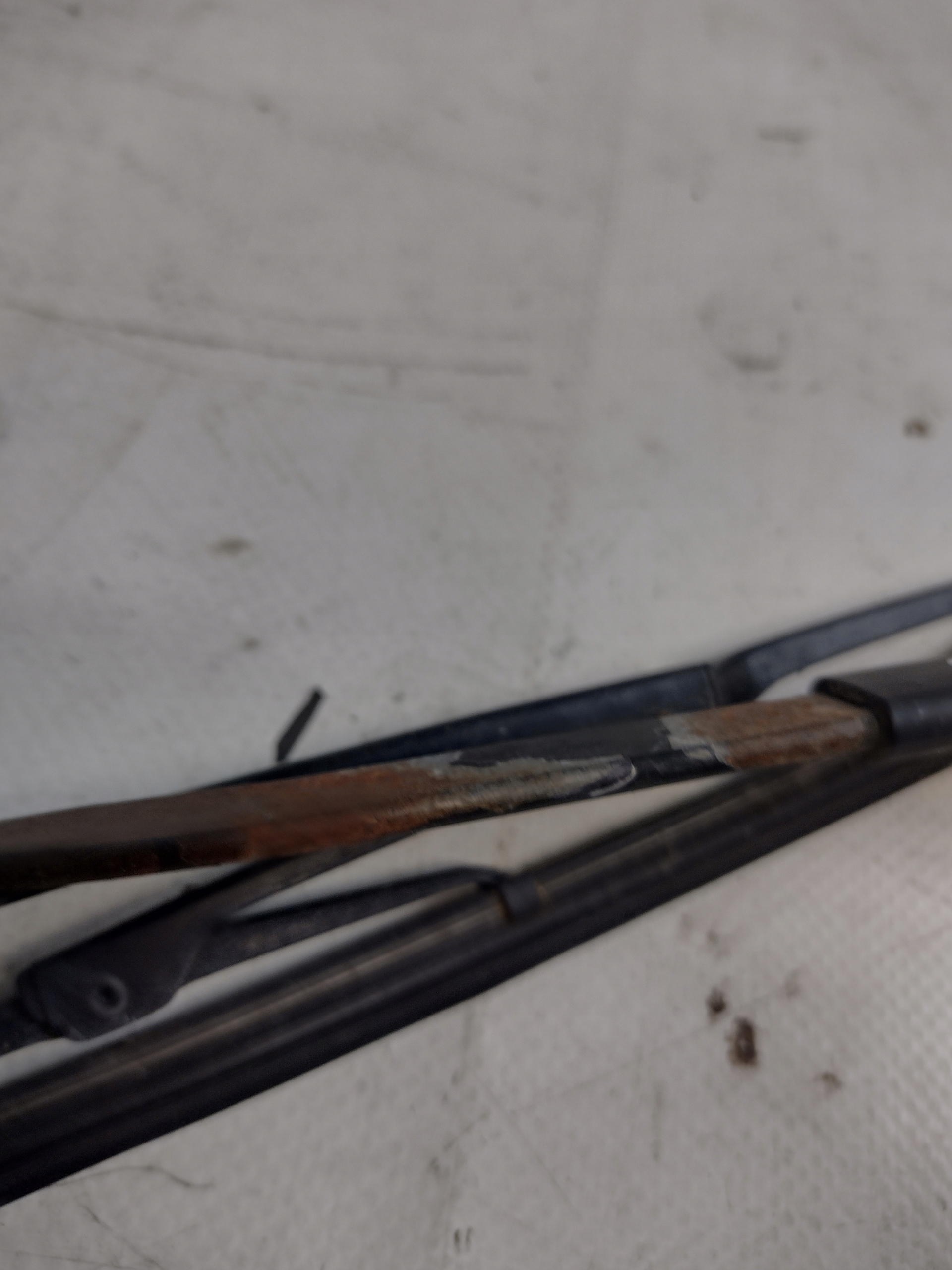 wiper arm left front Hyundai Trajet