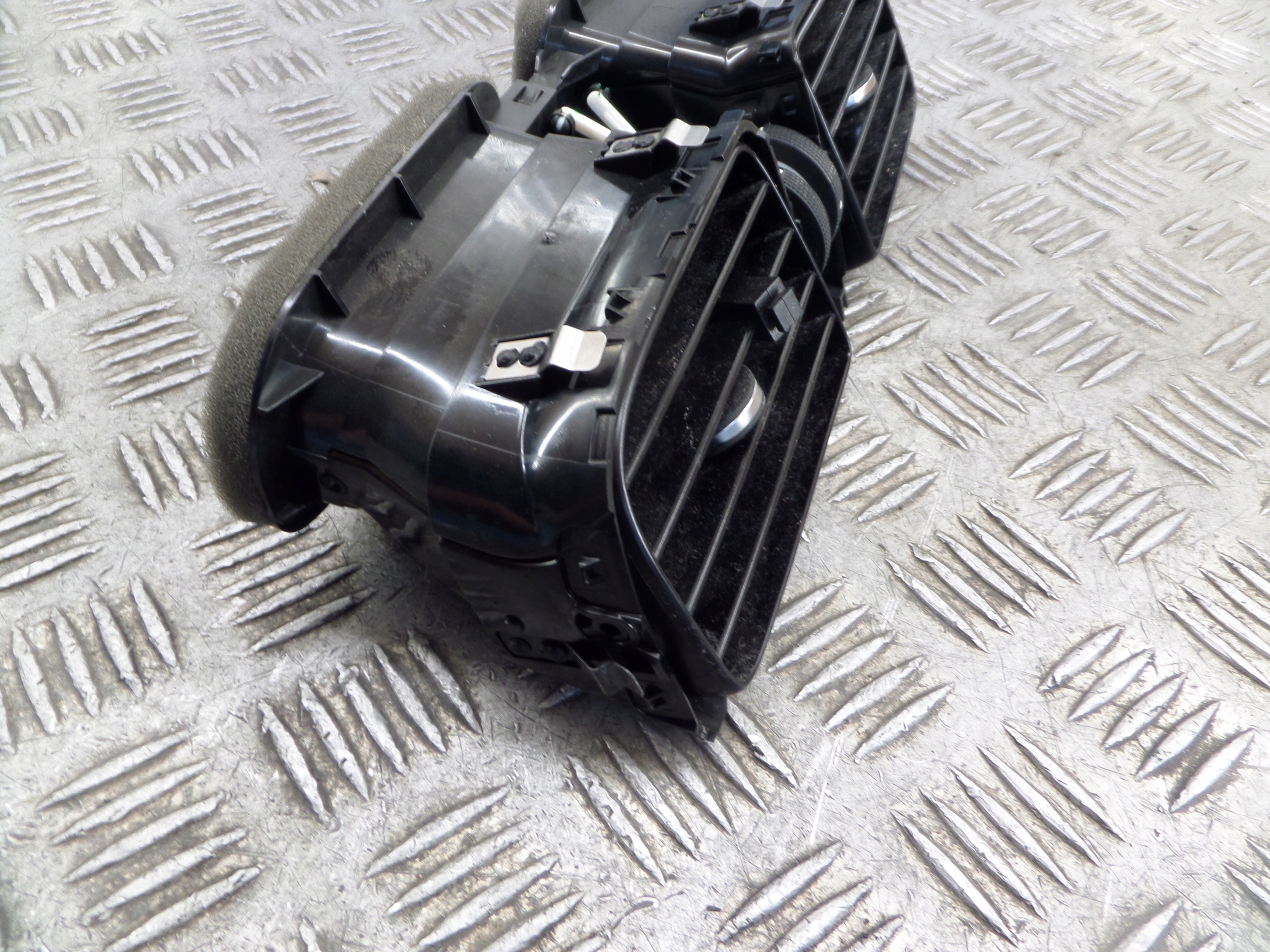 VW POLO 6R 6C Kratki des lüfters 6C0819728