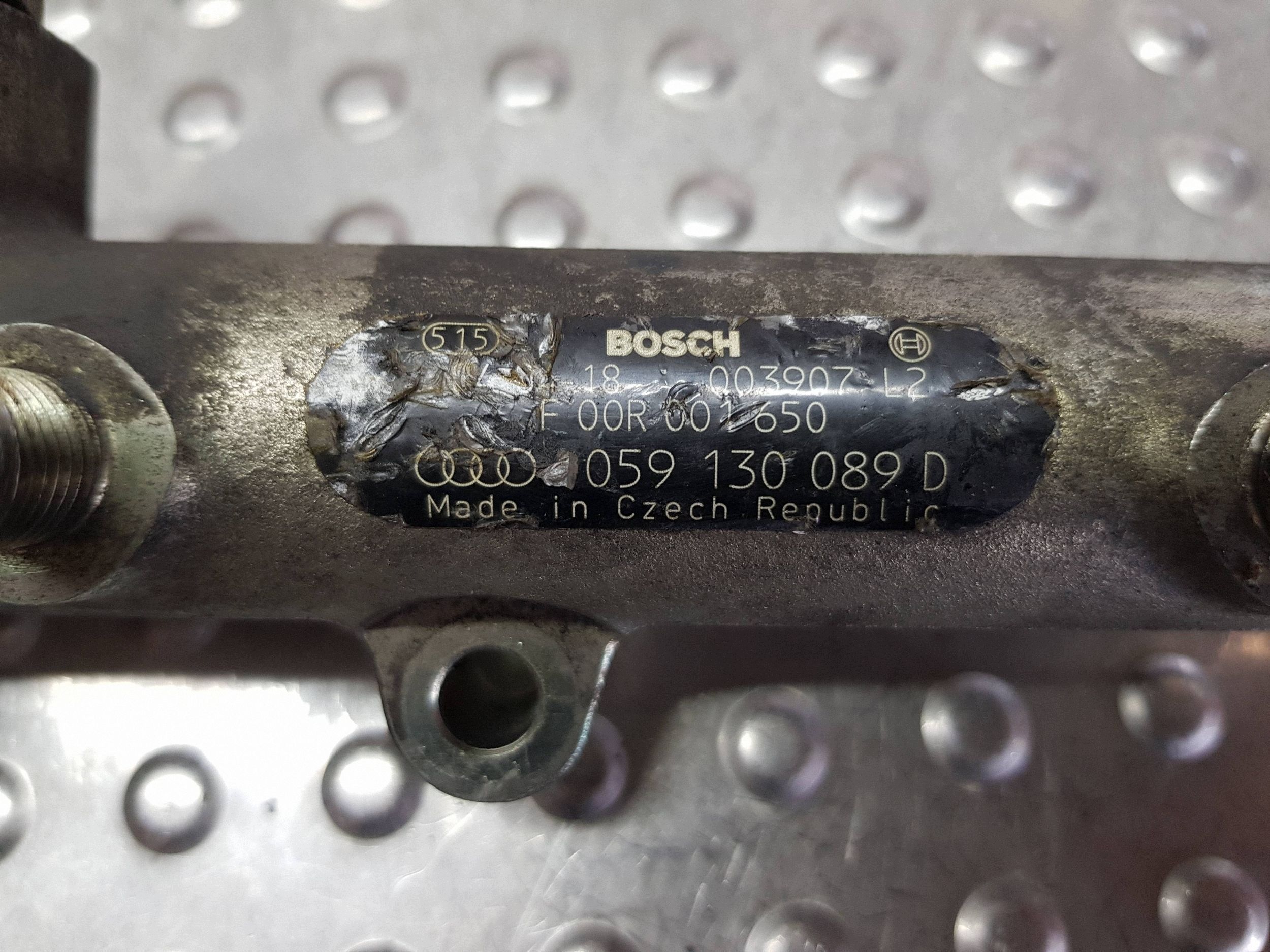 injection ramp left 059130089D AUDI A4 B7 A6 C6 A8 D3 3.0 TDI