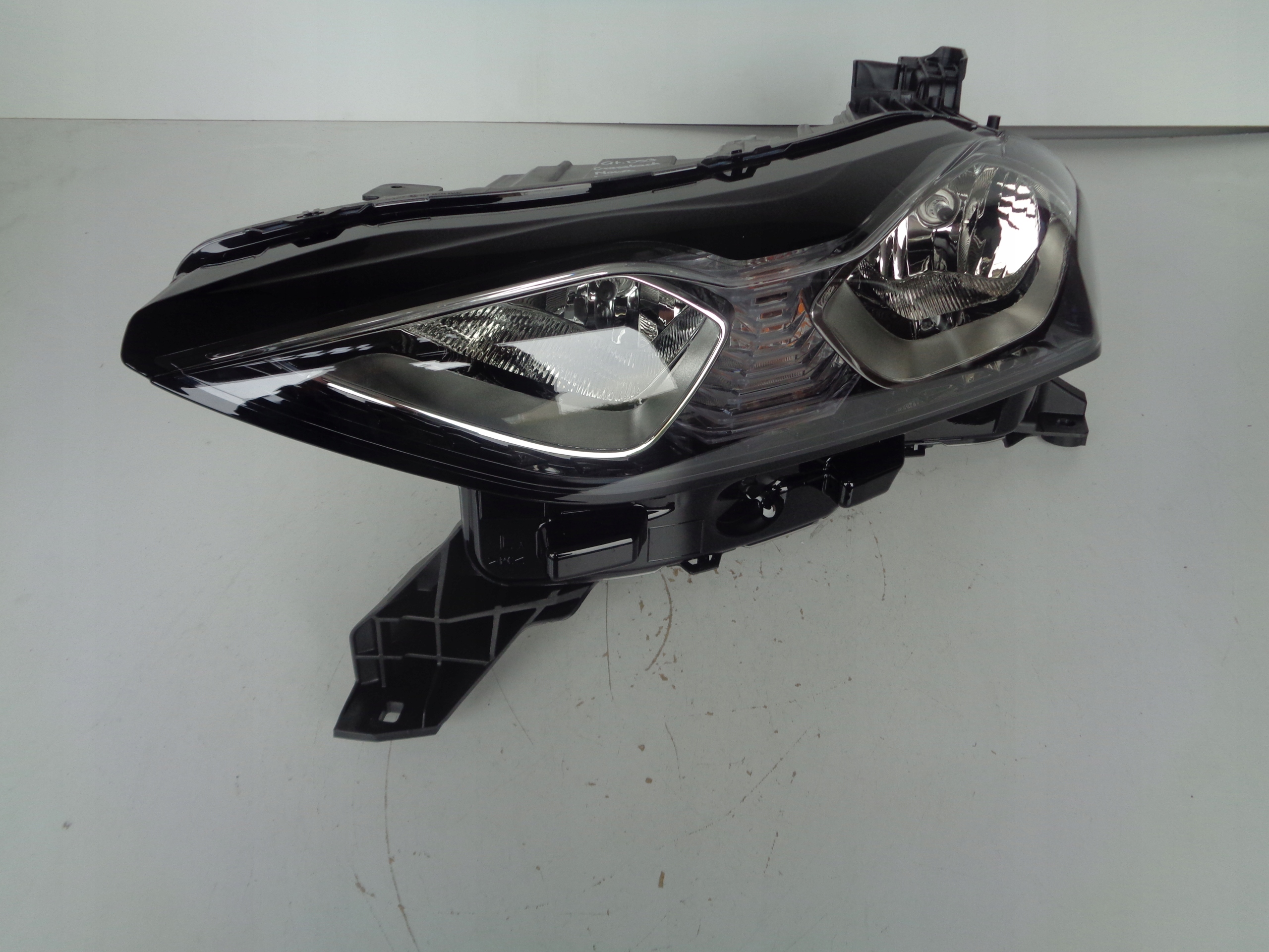 NO-WA-- light left CITROEN DS3 CROSSBACK 18