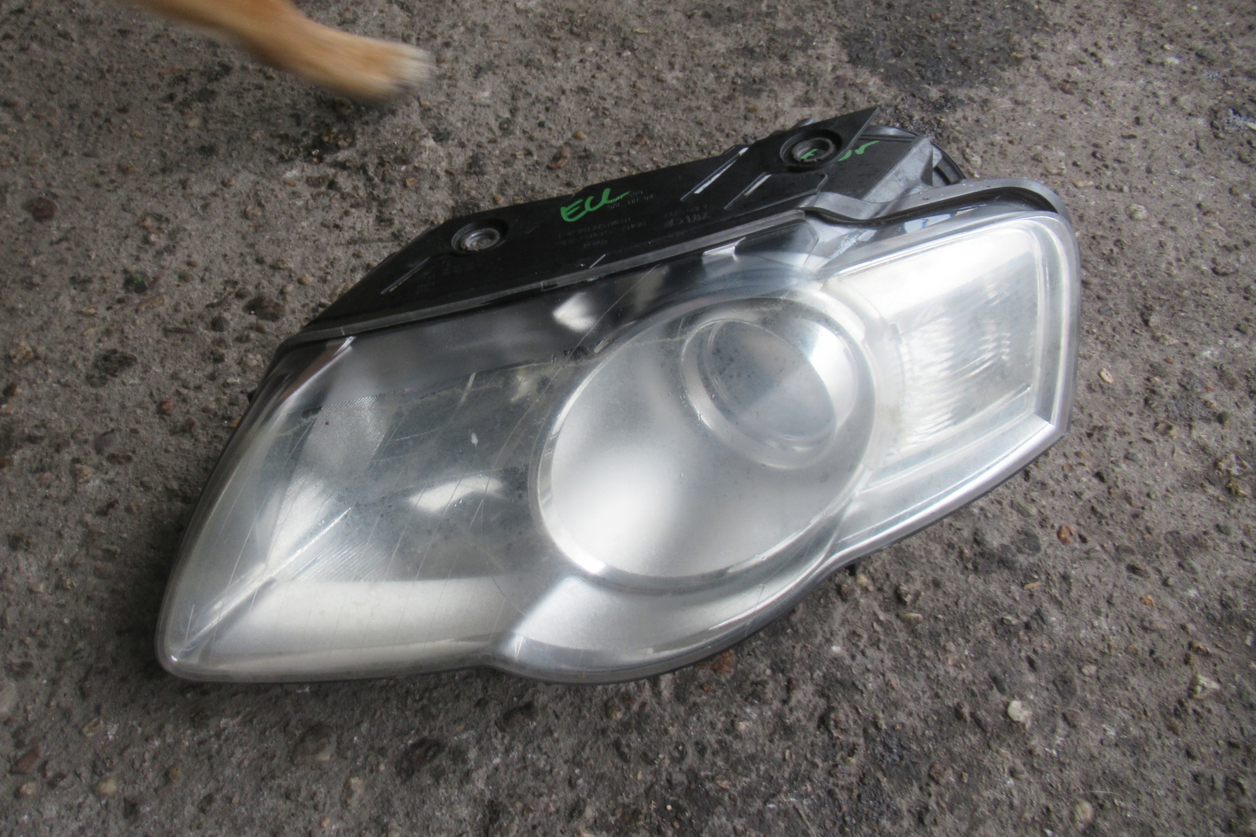 VW PASSAT B6 KOMBI 2.0 TDI 06R light left front 3C0941005Q