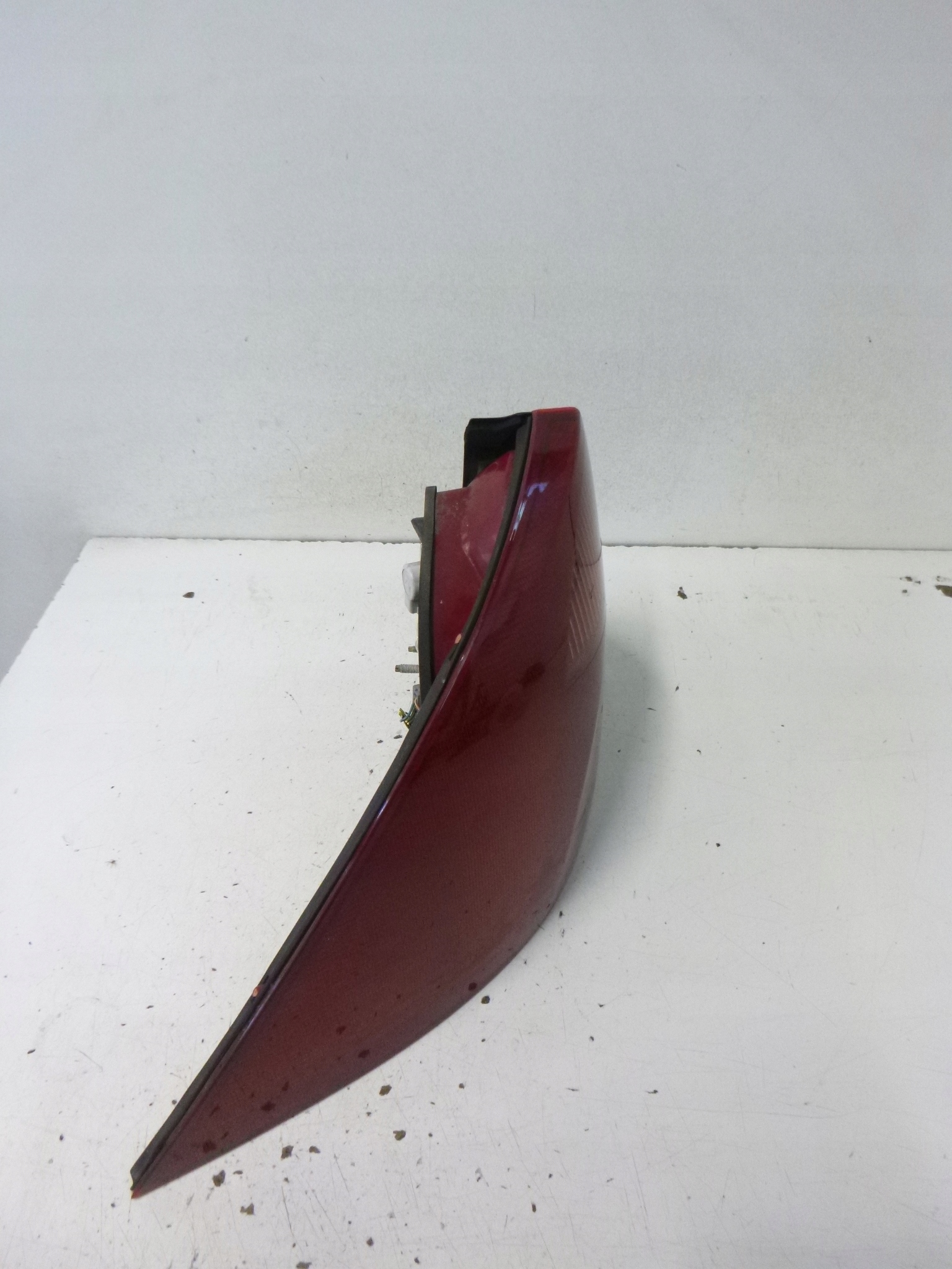 light rear Ford Mondeo III sedan HB 01r.