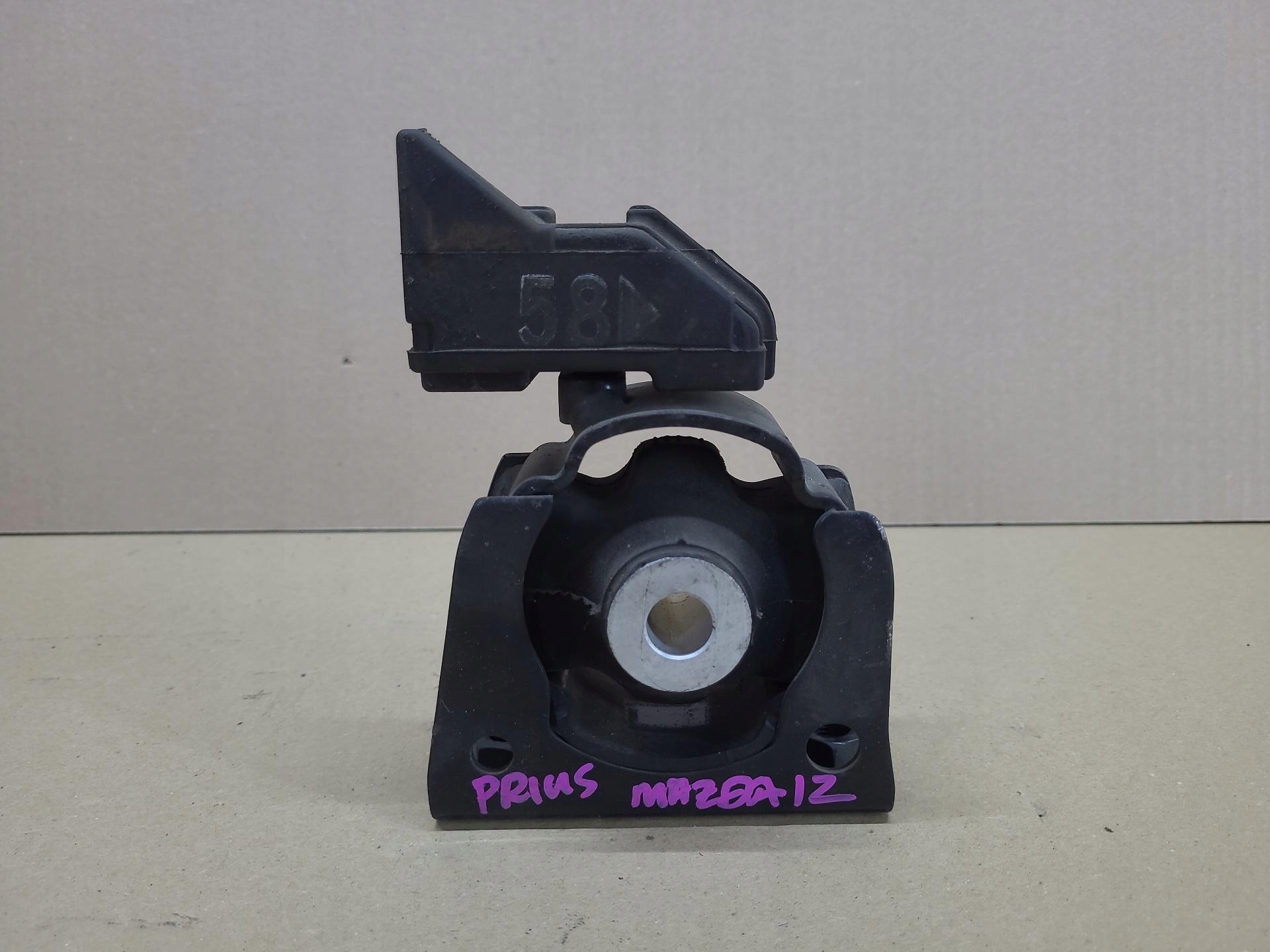 engine mount Toyota Prius 3 XW30 2011