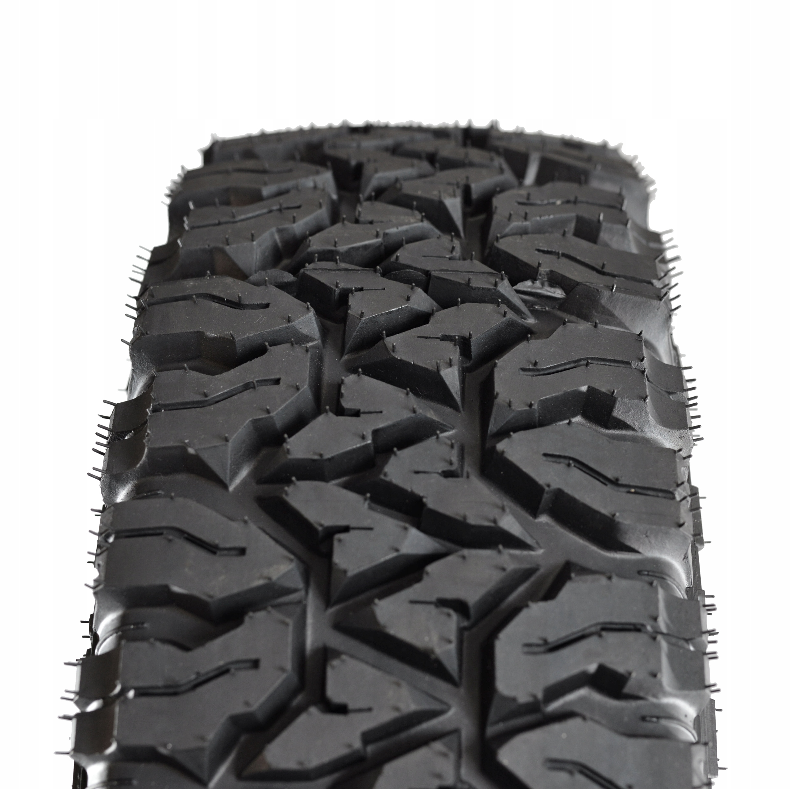 4X 265/70 R17 внедорожные шины WRANGLER