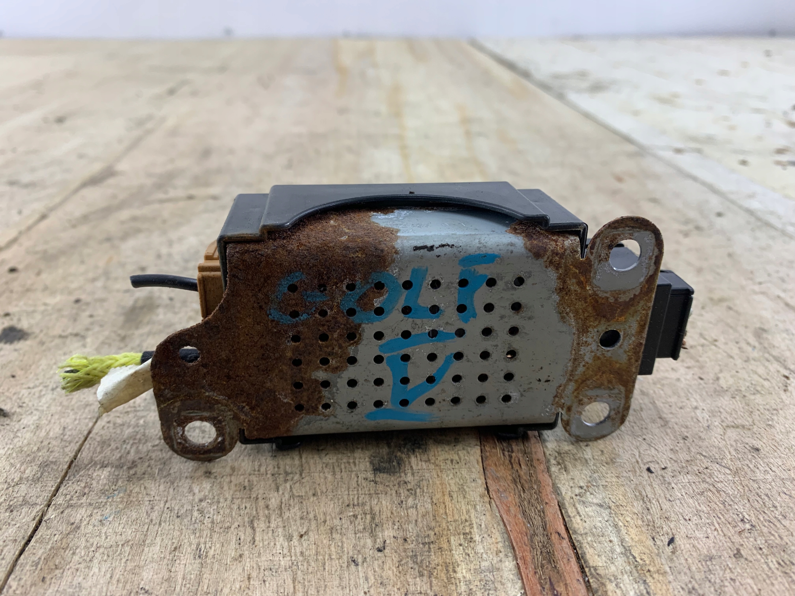 VW GOLF V module filter PRZECIWZAKLOCENIOWY 5M0035570B