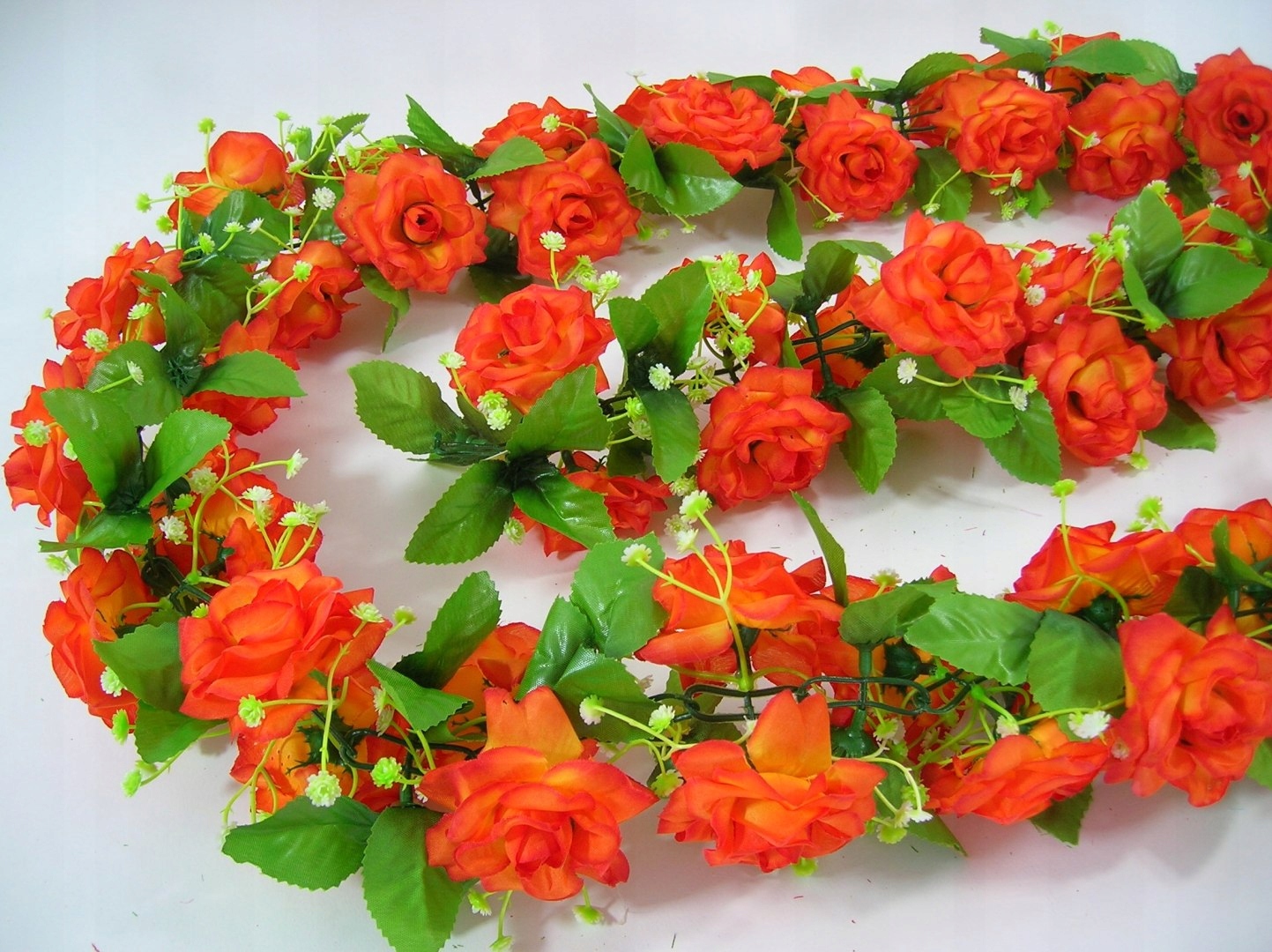 SZTUCZNE KWIATY GIRLANDA Z RÓŻAMI - POMARAŃCZOWA Marka bez marki
