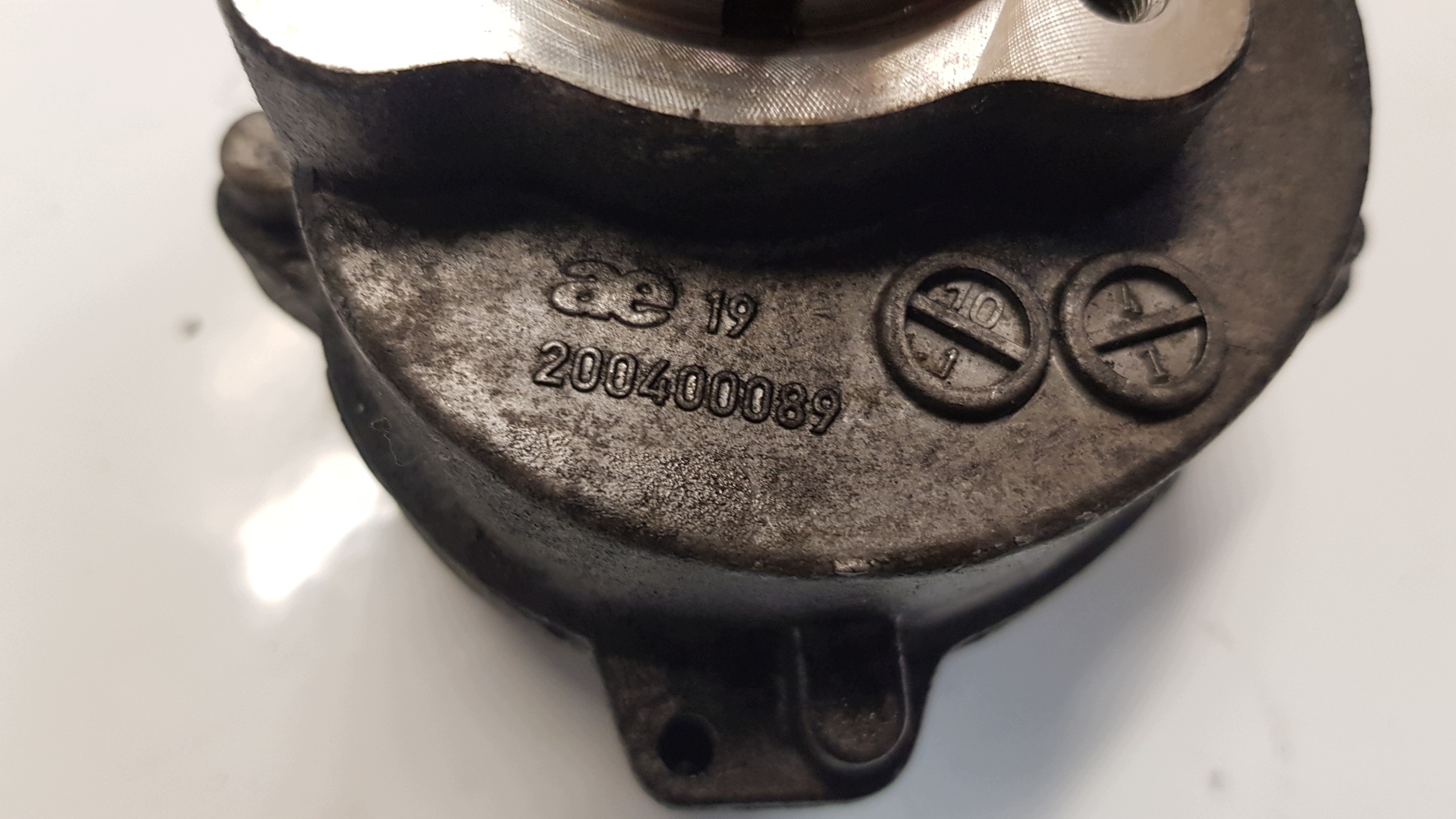 BMW E60 E90 2.5 3.0 pump VACUM 200400089