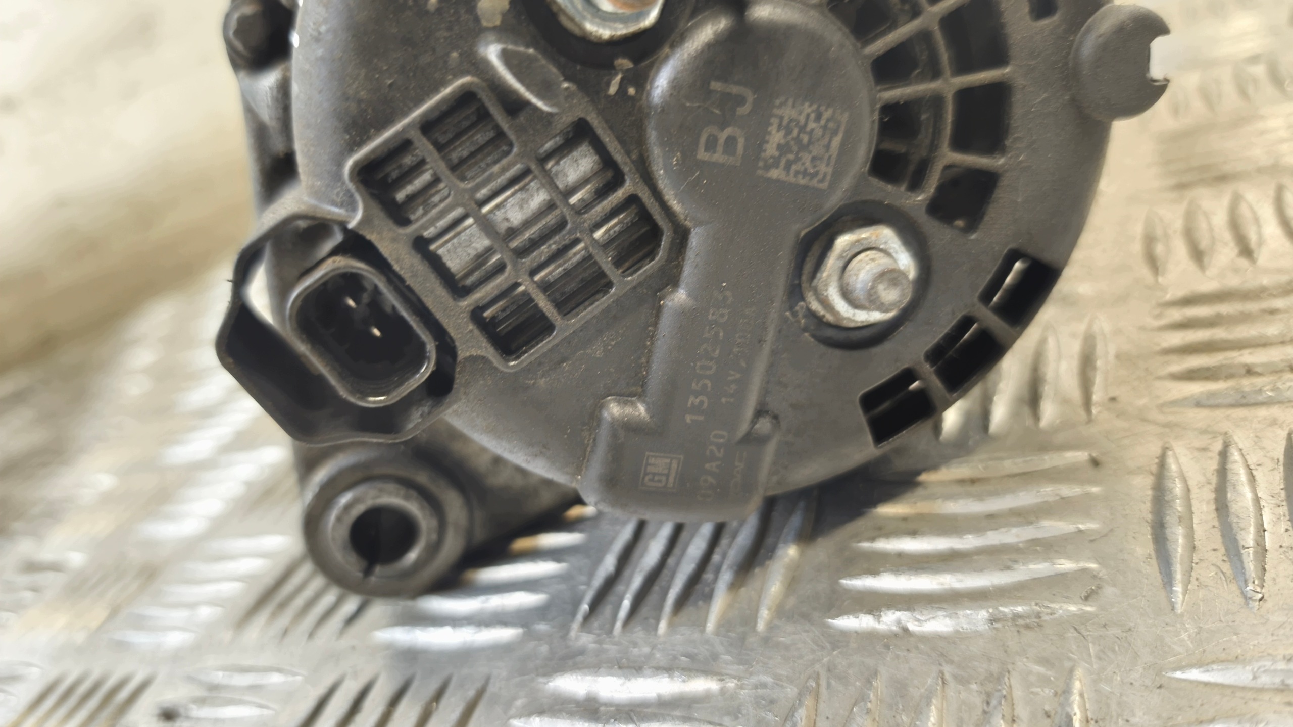 ALTERNATOR 13502583 OPEL INSIGNIA 2.0CDTI 2009r