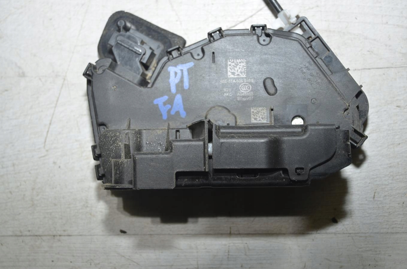 lock door right rear part Skoda fabia III Lift
