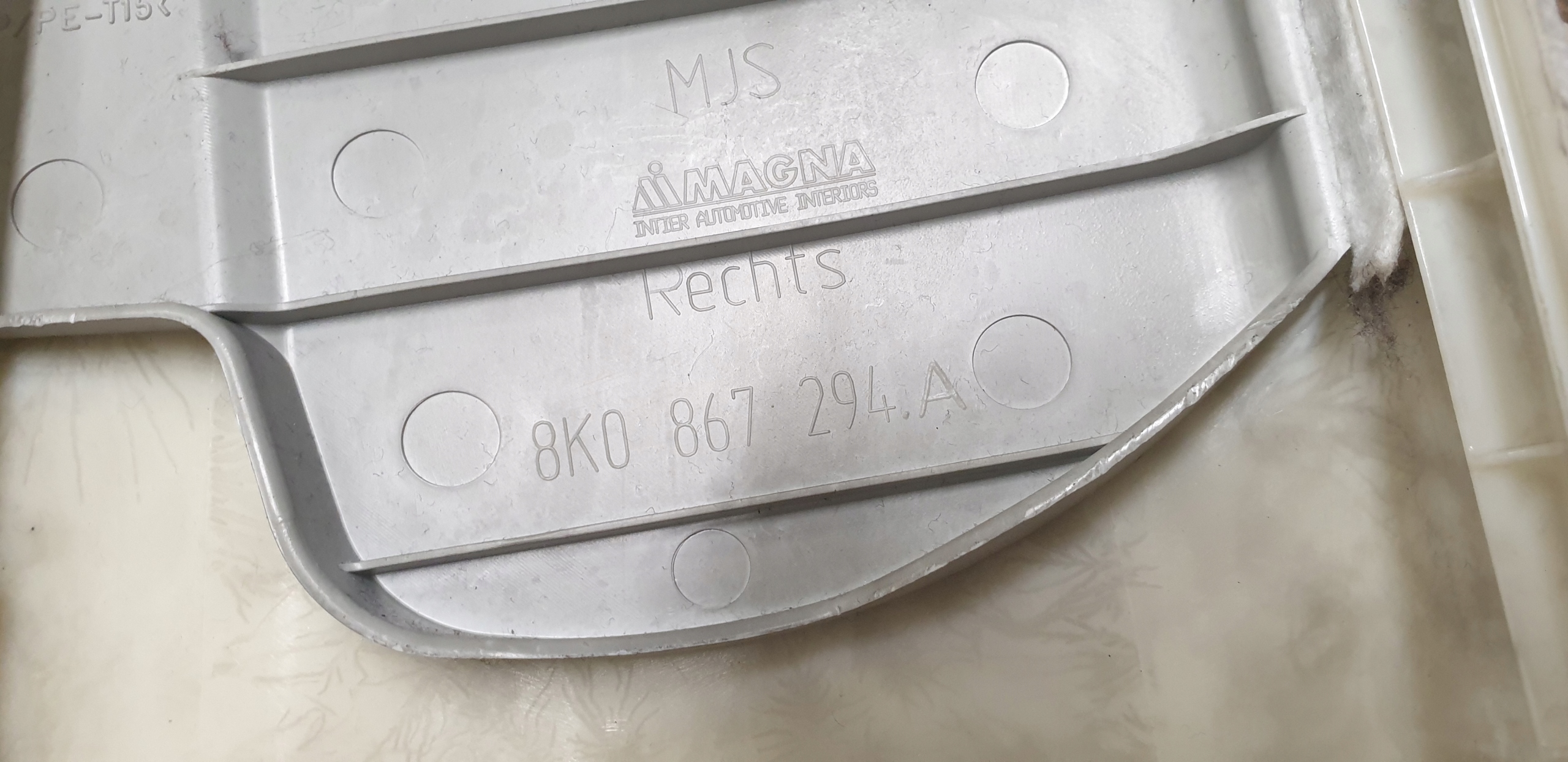 Blende Abdeckung Blende Abdeckung SLUPKA B rechts mitte AUDI A4 B8