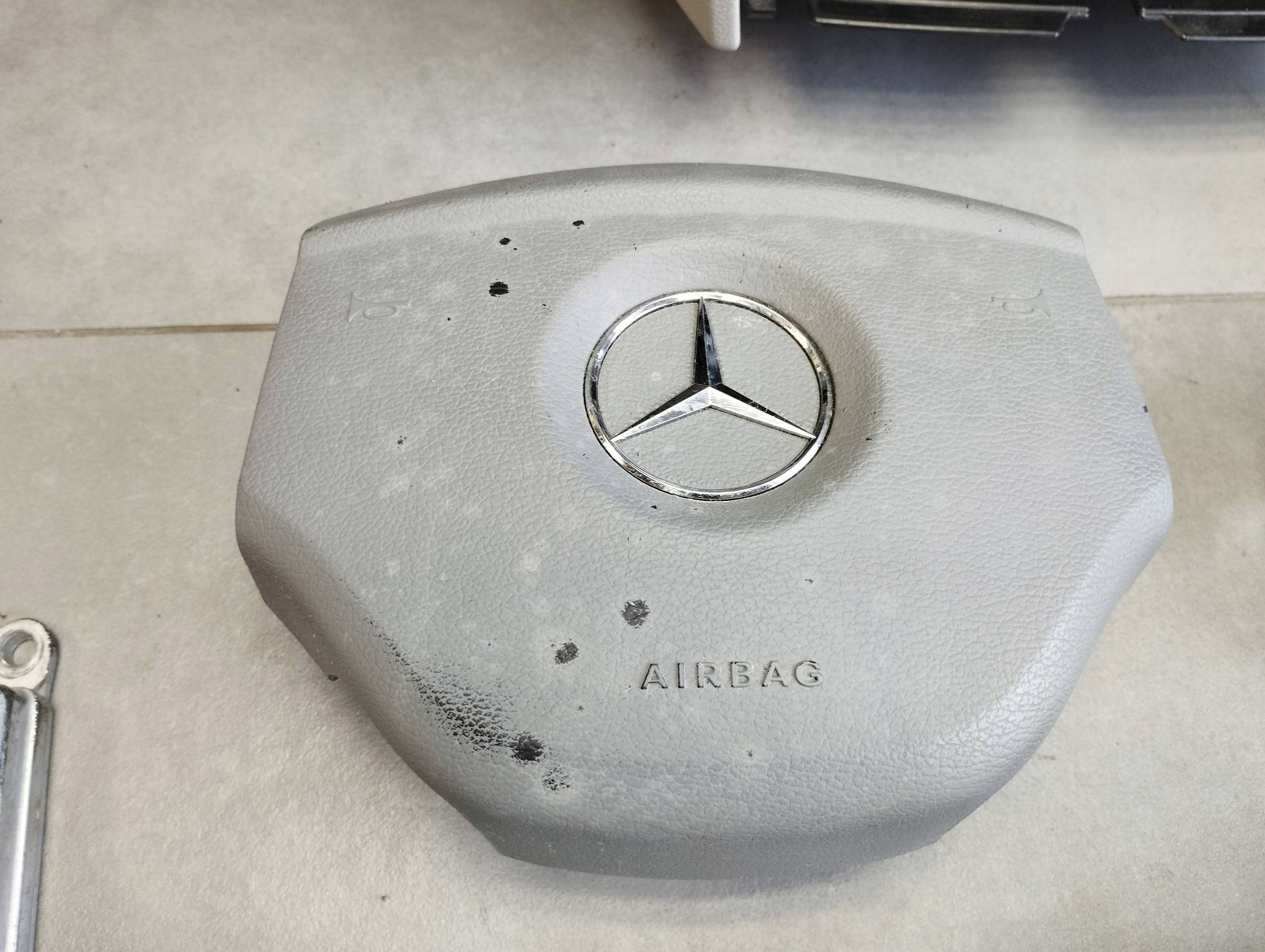 Mercedes ML W164 dashboard console airbags tension belts