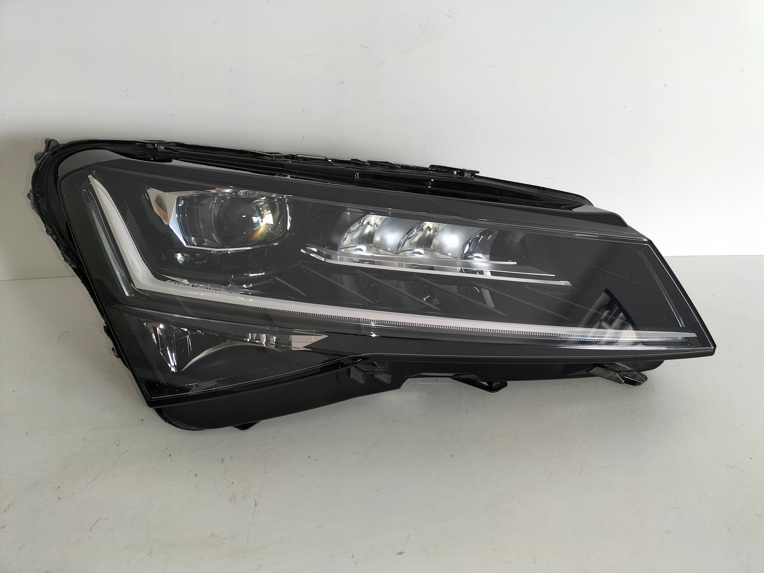 light front reflektor right SKODA SUPERB III LIFT 19- CRYSTAL LIGHTING