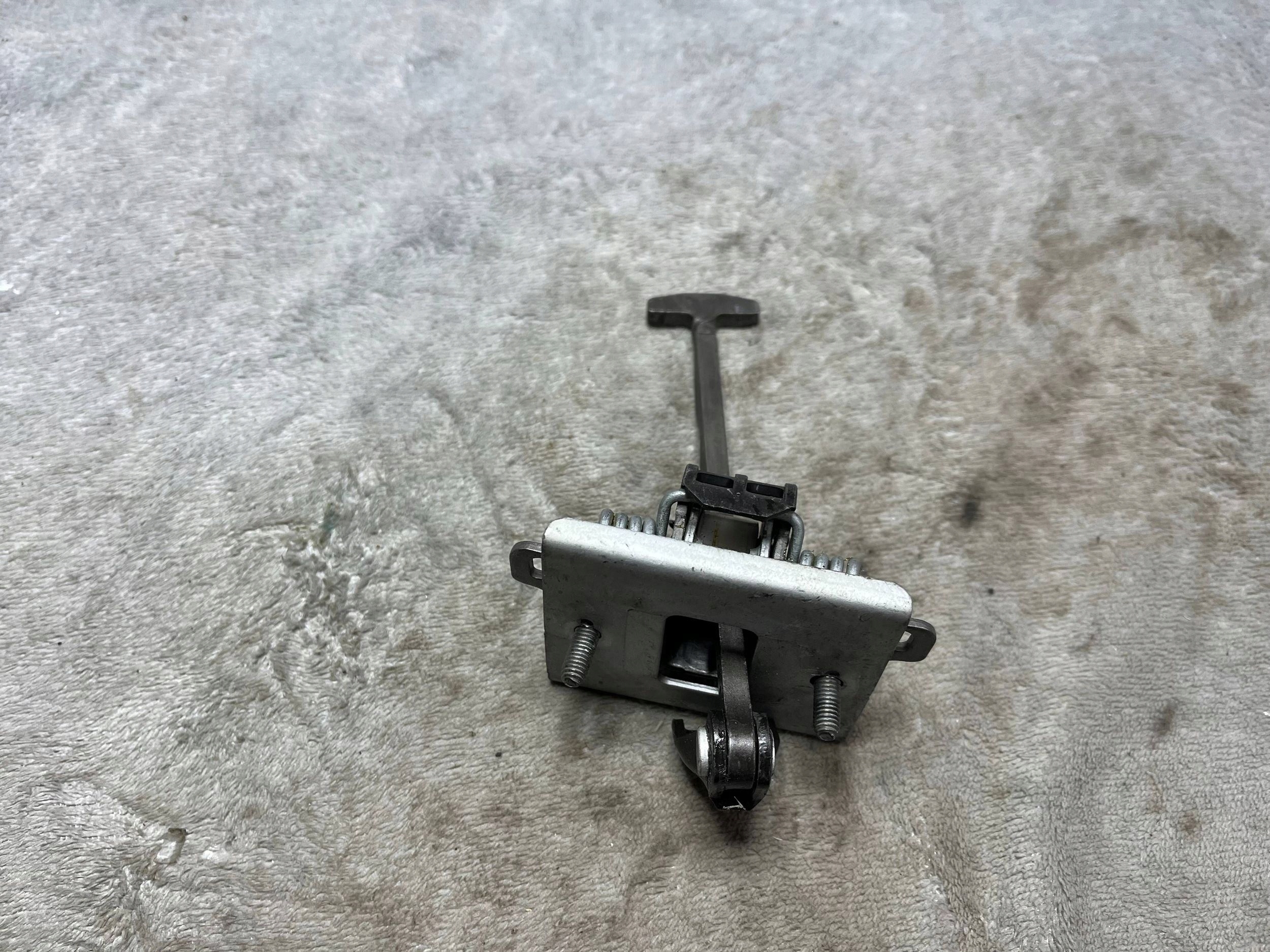 limiter door front PRZEDNICH do Peugeot 308 9181N2 !J