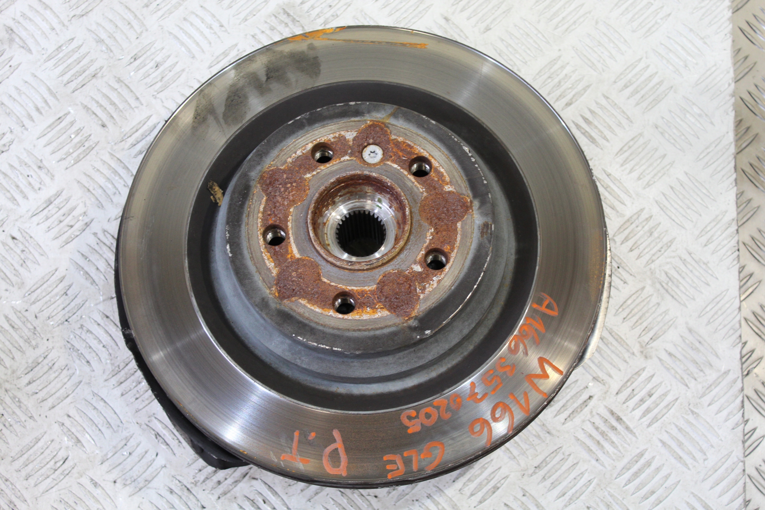 swing right rear part GLE W166 AMG A1663570205