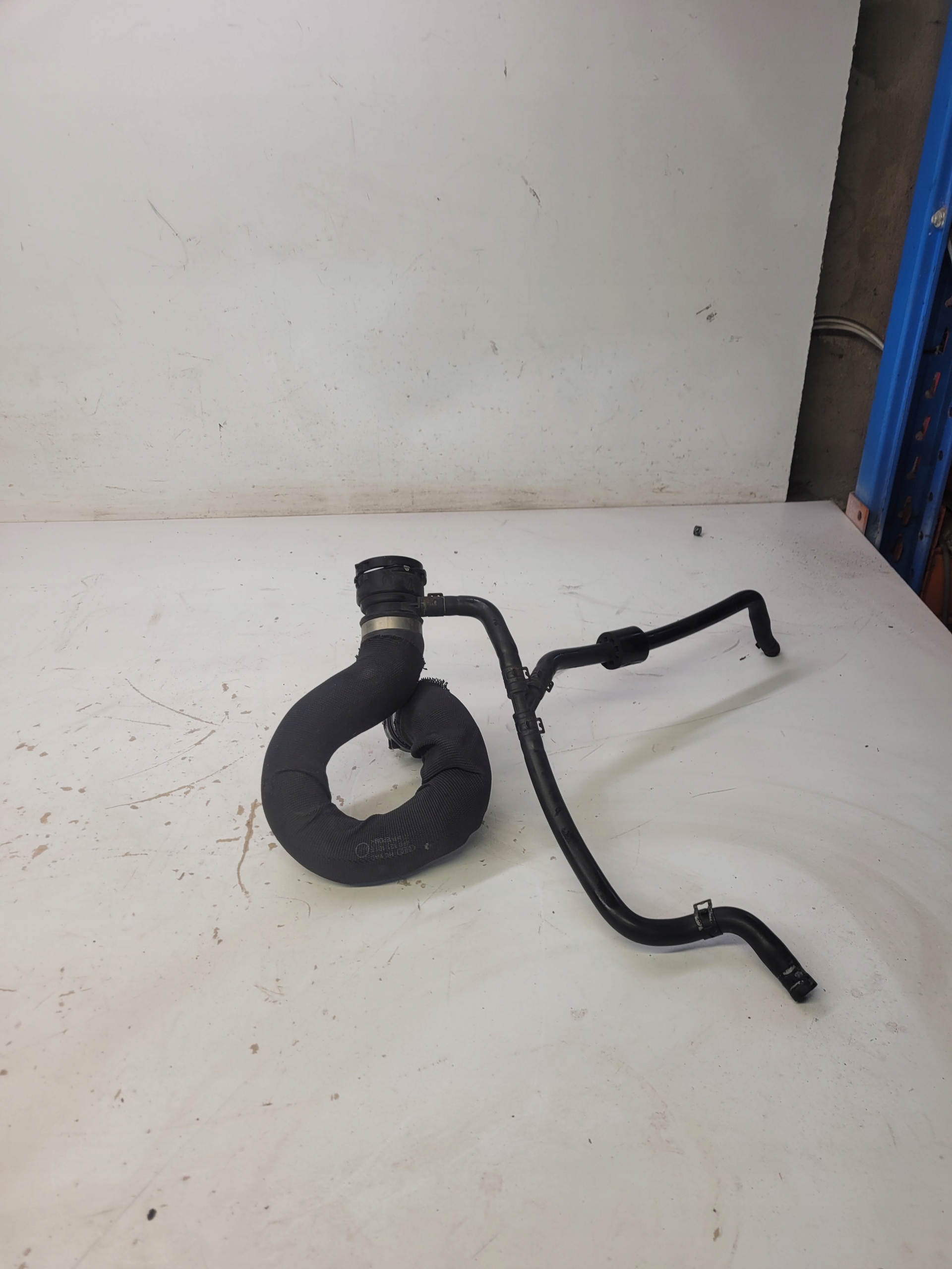 prijenos crijevo vode AUDI 3.0 TFSI A6 C6 4F0121101F