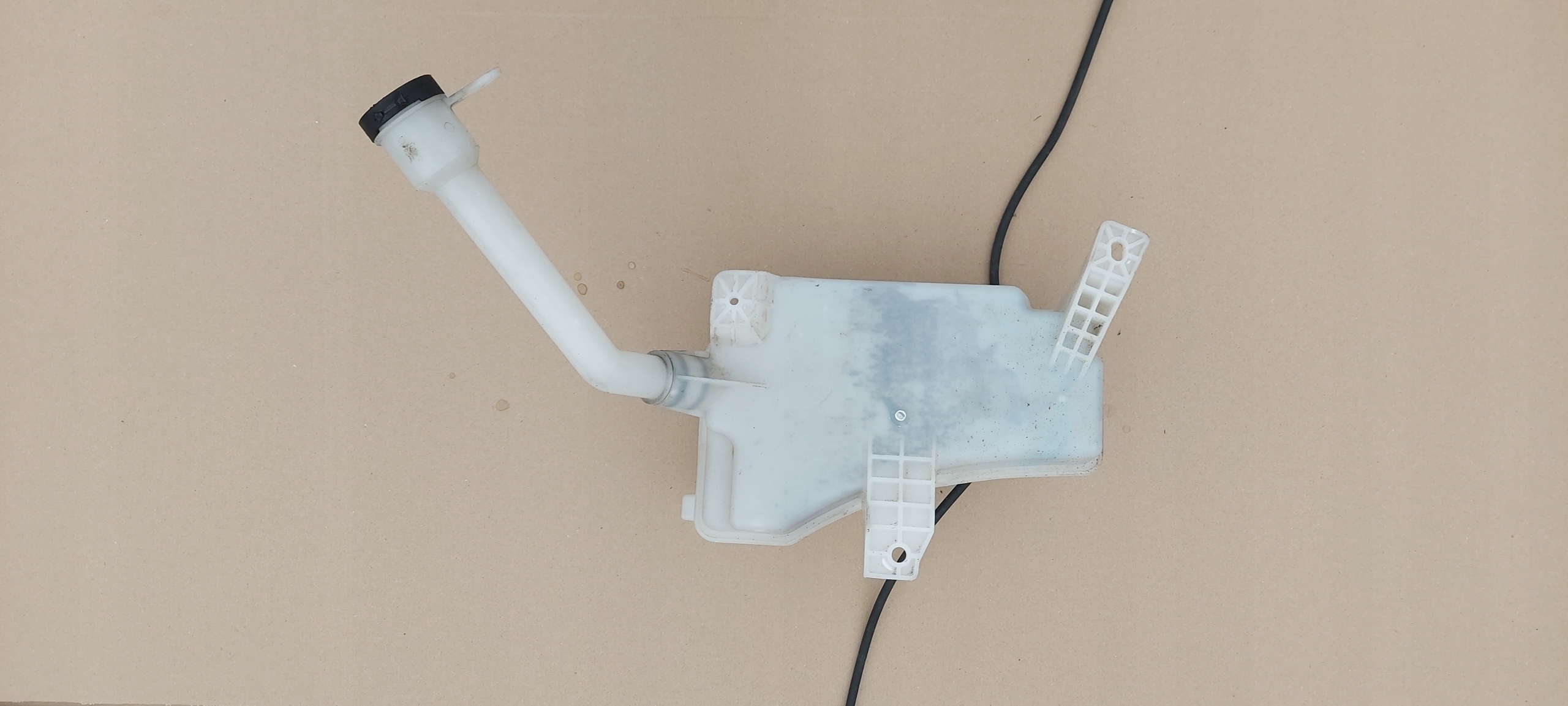 washer fluid tank complete OPEL MOKKA 95182243