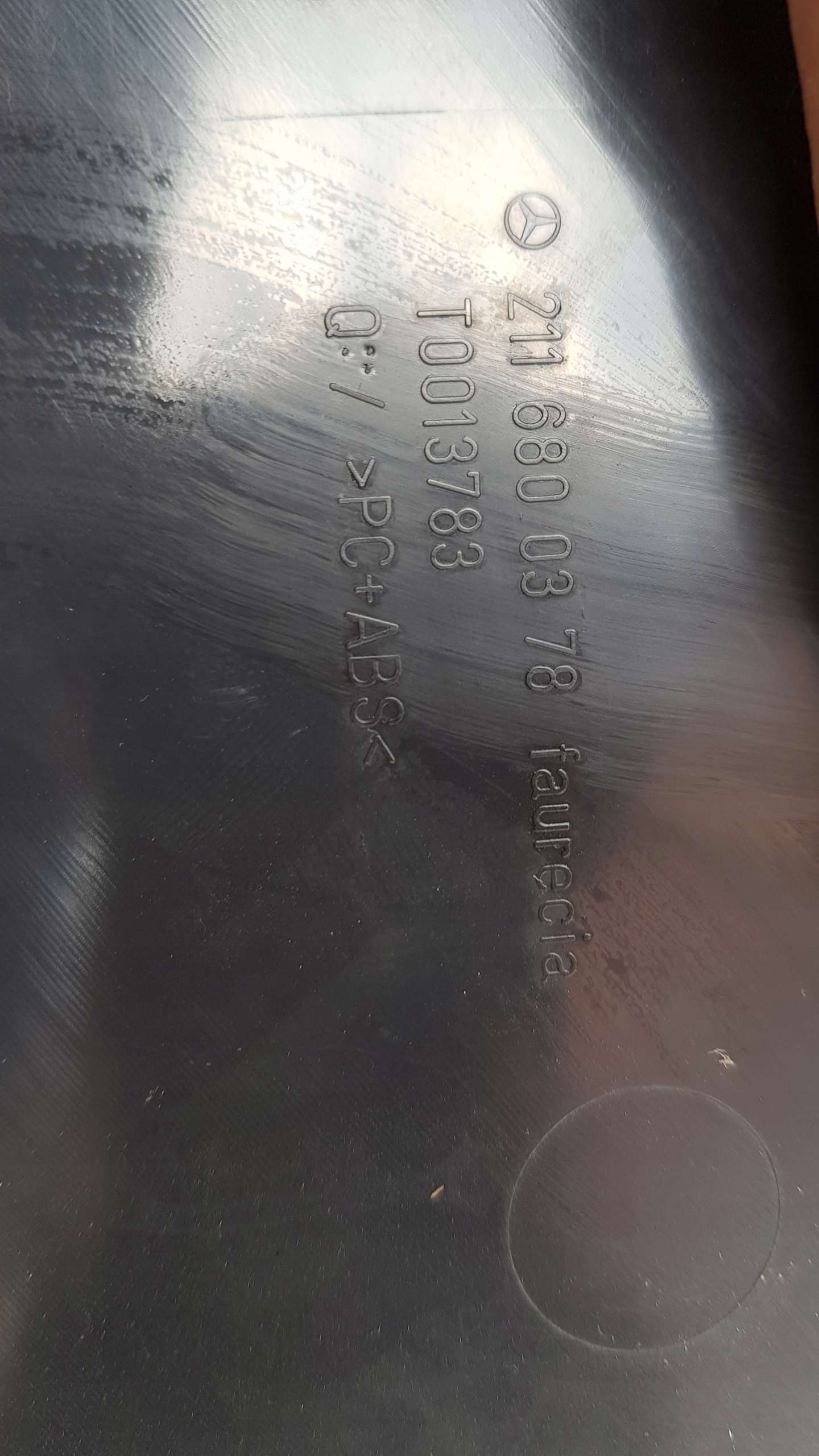 MERCEDES W203 spoiler KOKPITU 2116800378 left