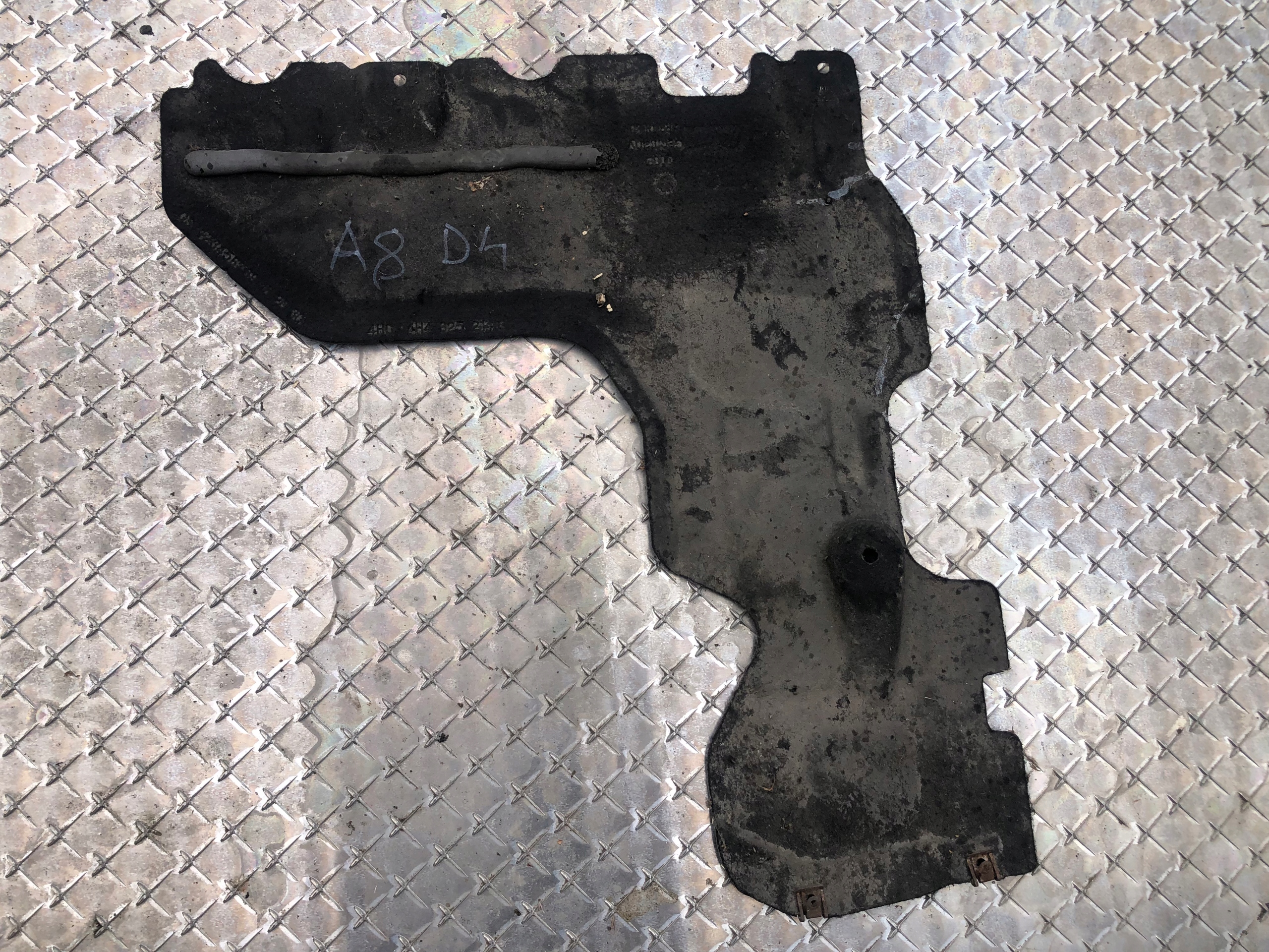 cover chassis right AUDI A8 D4 4H4825214C