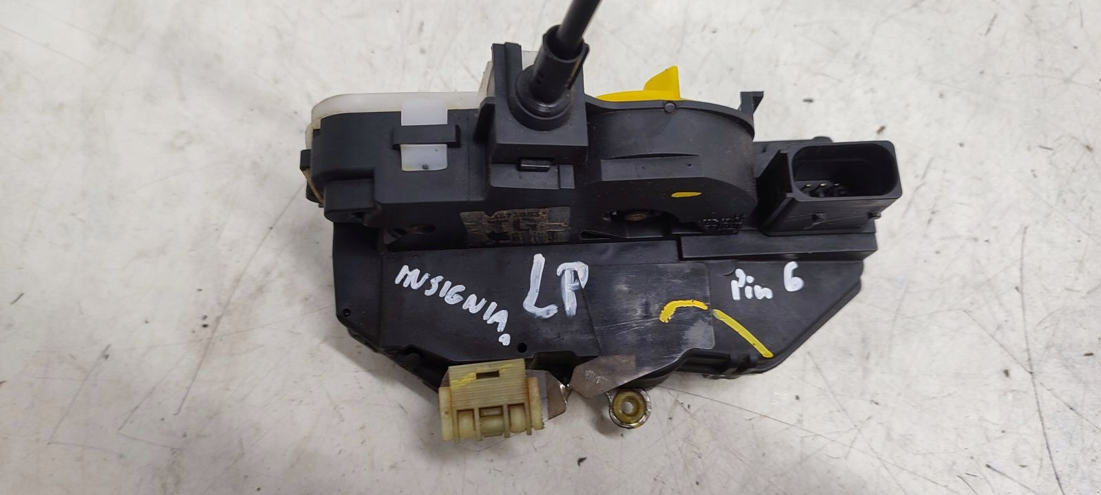 lock door front front left Opel Insignia A