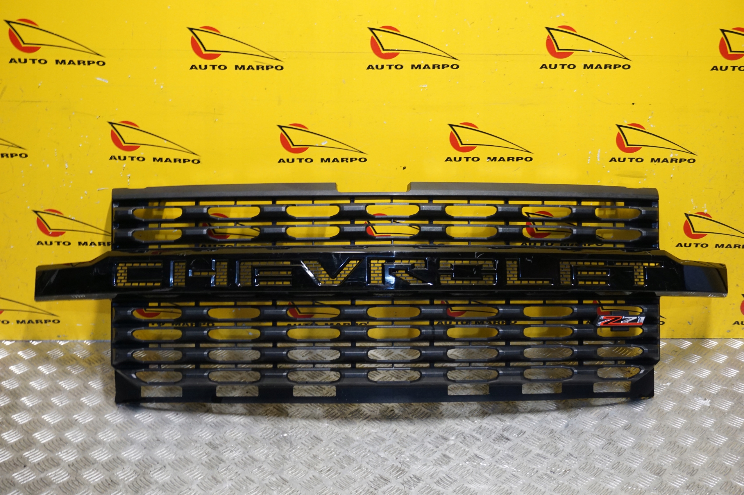 CHEVROLET SILVERADO 1500 Z71 2019 - 2021 Atrapa Przód Grill 23388715 Numer katalogowy części 23388715