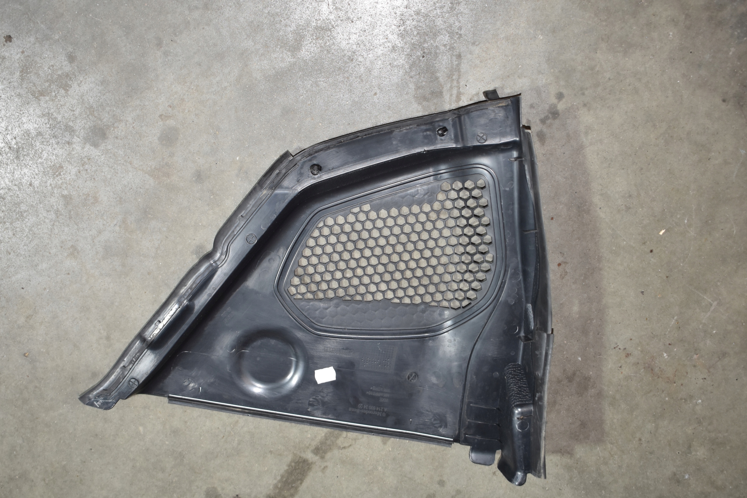 IDEALNE torpedo left MERCEDES W214 1