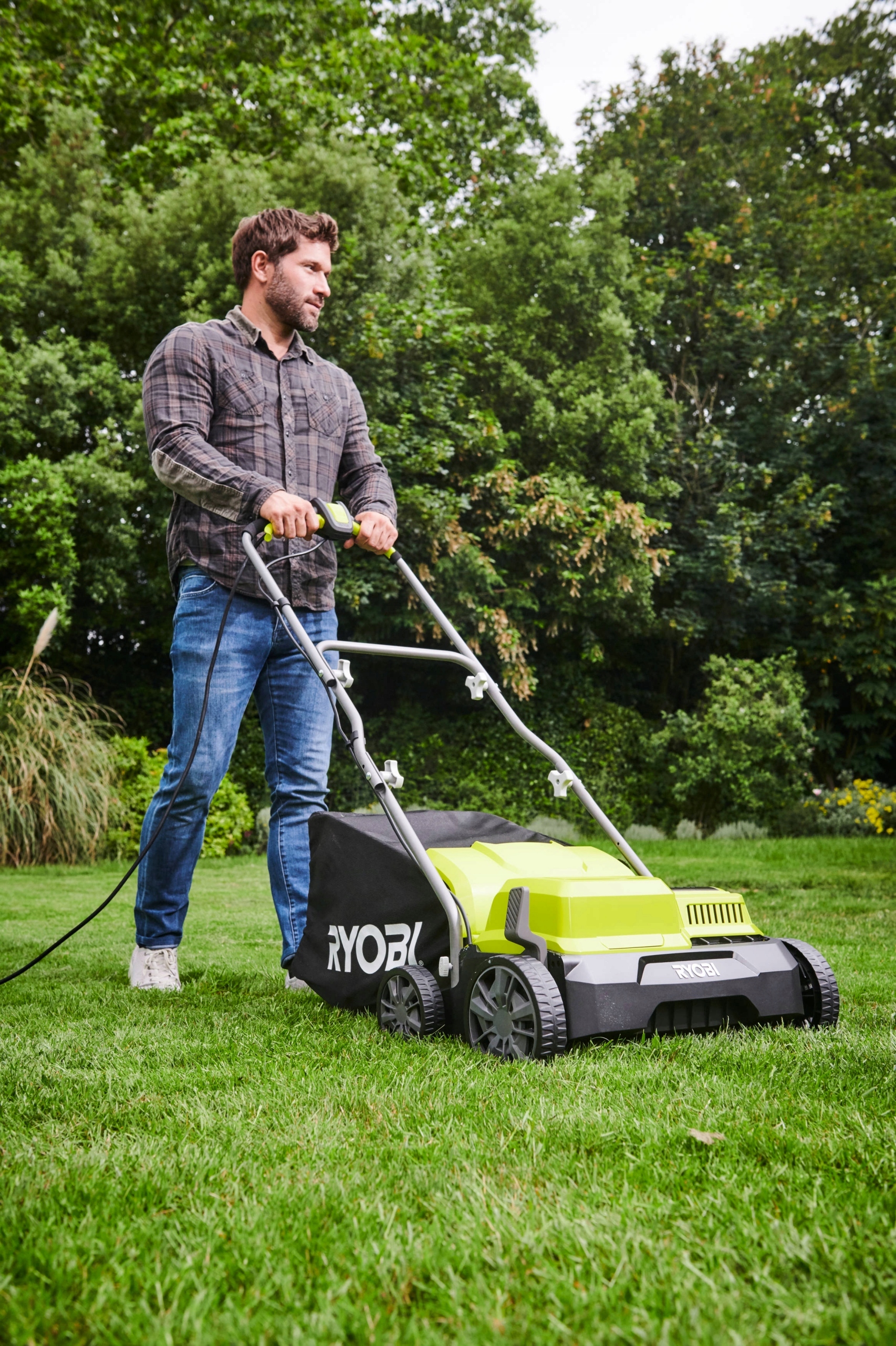 RYOBI SIEC. WERTYKULATOR AERATOR REGULACJA 1400W REGULACJA 36cm RY1400SF35A Seria RY1400SF35A