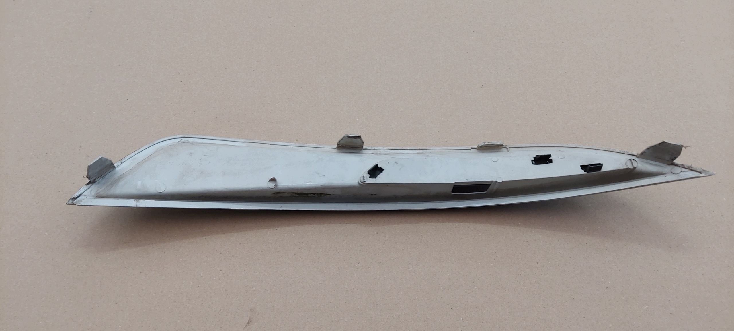 moulding below LAMPE left FORD KUGA MK1 08-12 LAK: B8 8V4115A282A