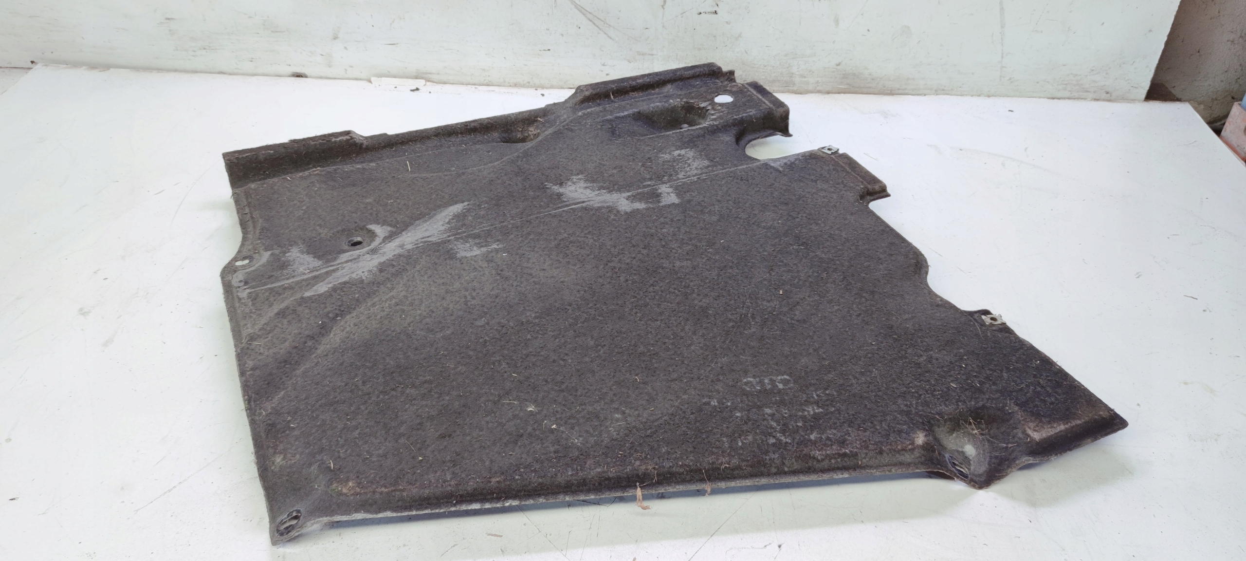 cover chassis right rear part AUDI A6 C8 4K0825216