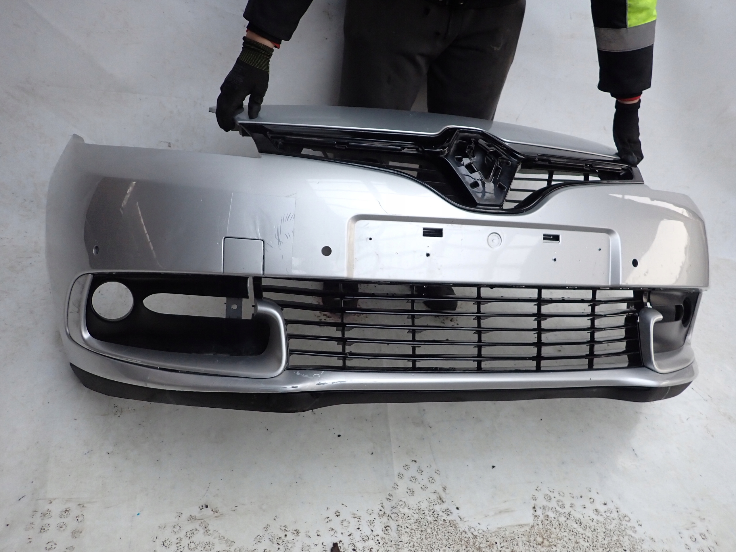 RENAULT SCENIC III LIFT 13-16 bumper front front PDC