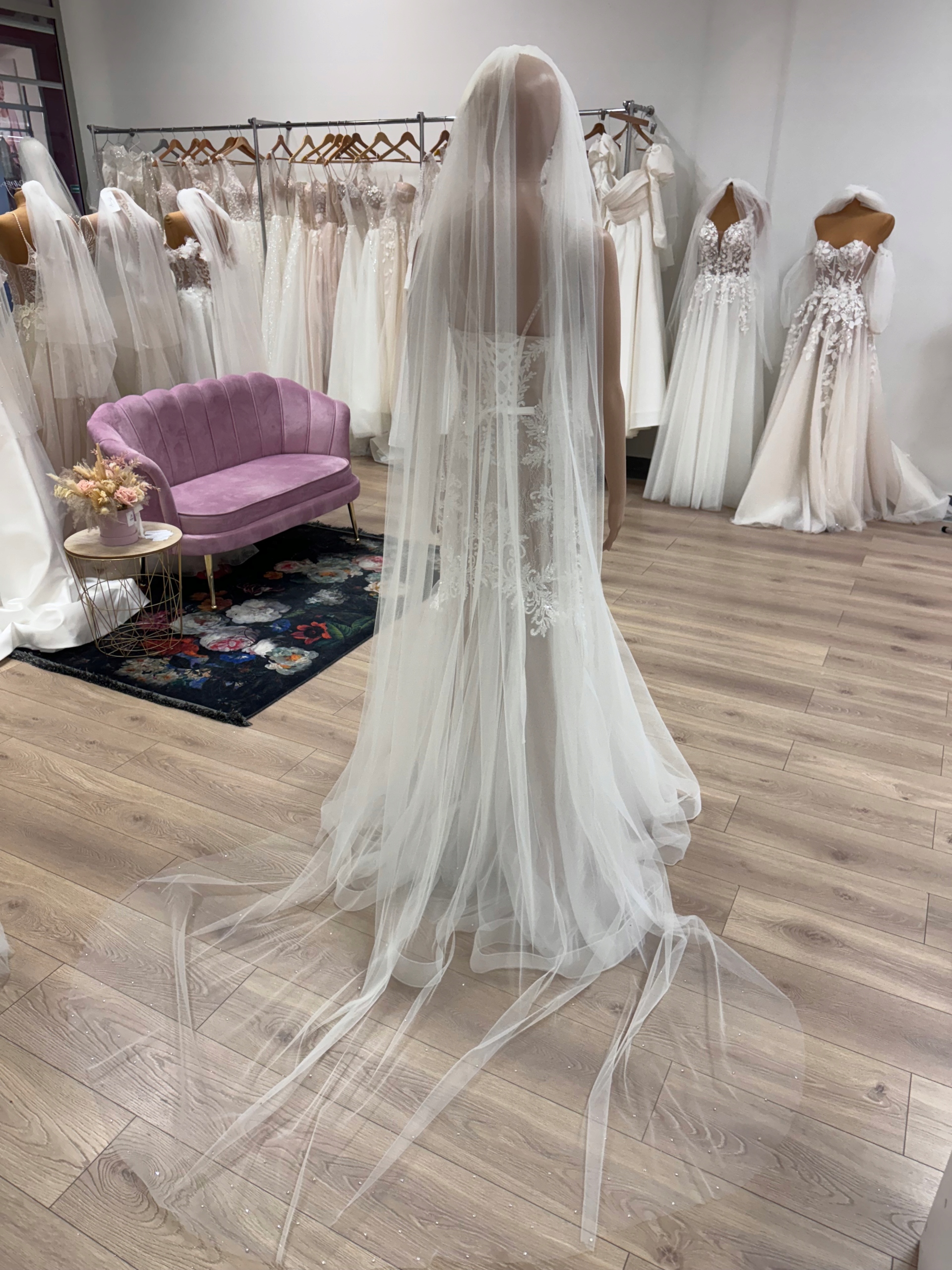 Nowa suknia ślubna rybka syrenka z koronką błyszcząca 38/40 Rękaw ramiączka spaghetti