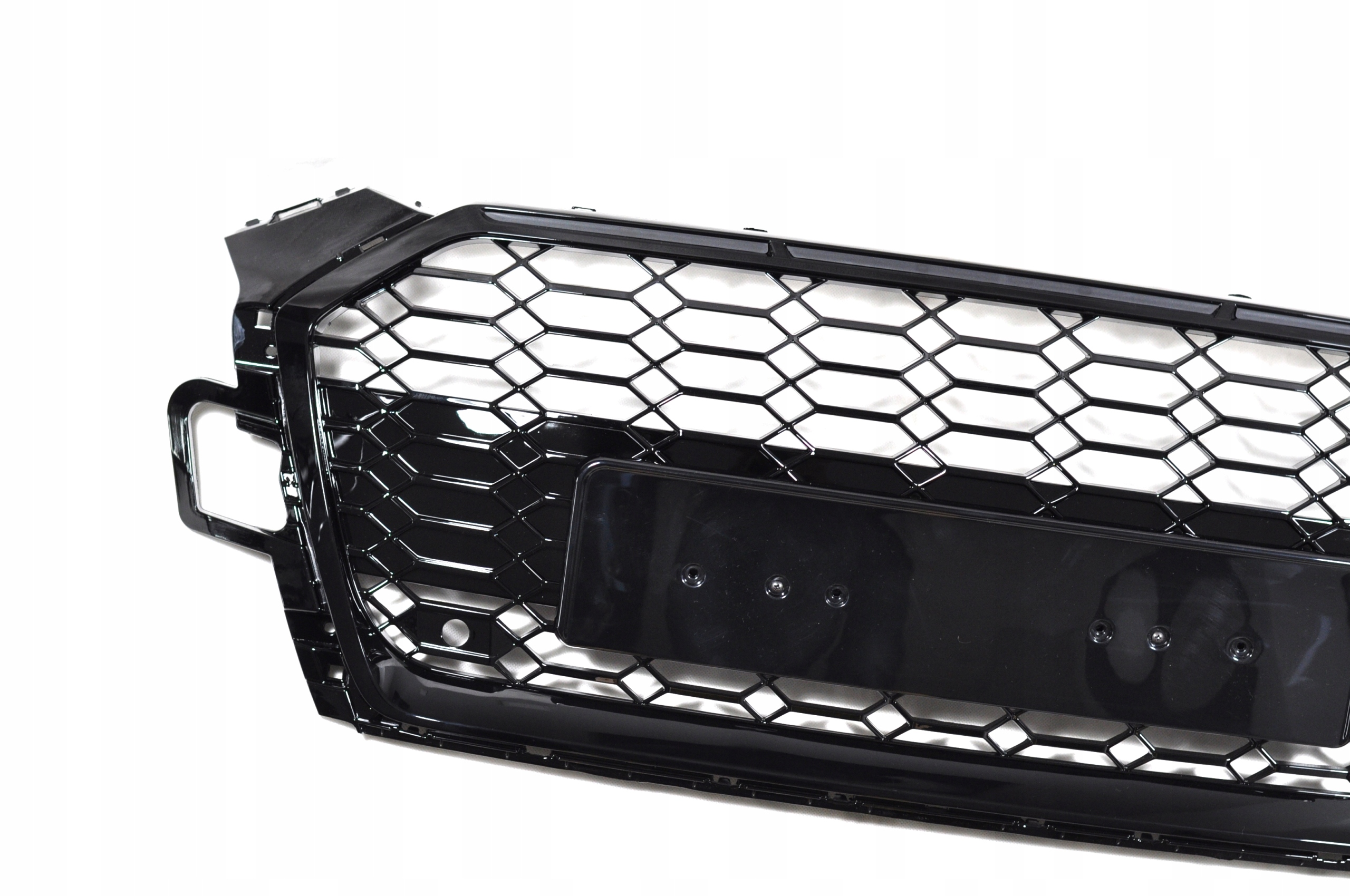 Atrapa grill Audi A5 5F LIFT 8W8 8W6 19-21 RS5 LOOK czarny połysk PDC Jakość części (zgodnie z GVO) Z - zamiennik