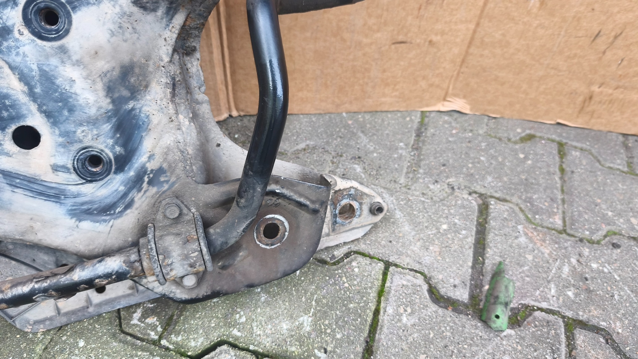 axle beam springing front TOYOTA PRIUS 2008r 1.5B