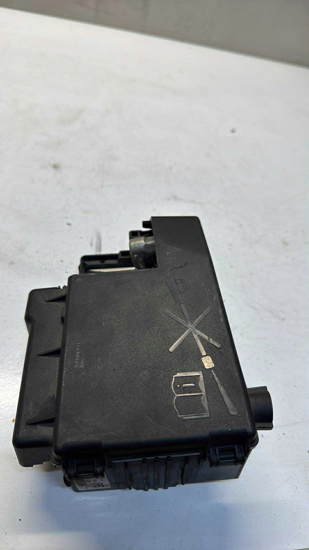 OPEL INSIGNIA A Boîte Module fusibles Borne Positif