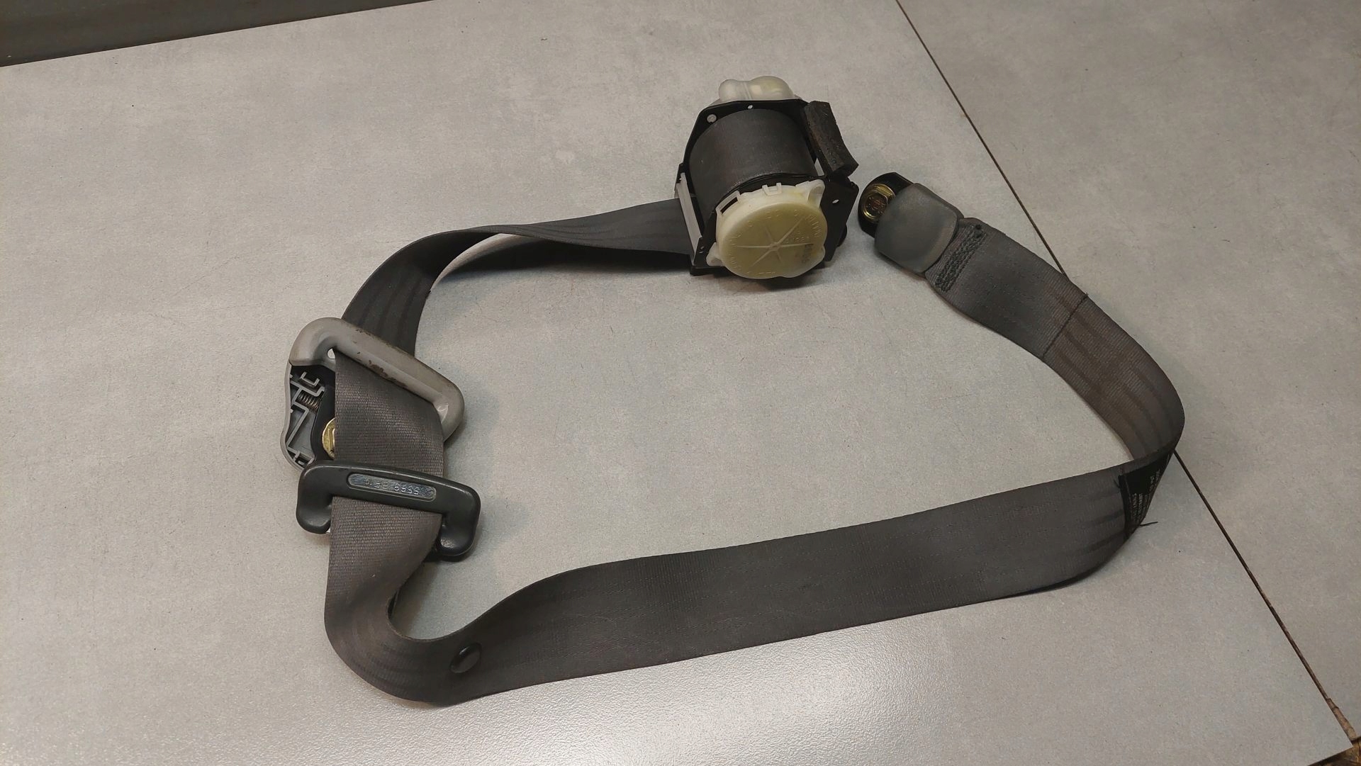 ремень безопасности SPACE WAGON III