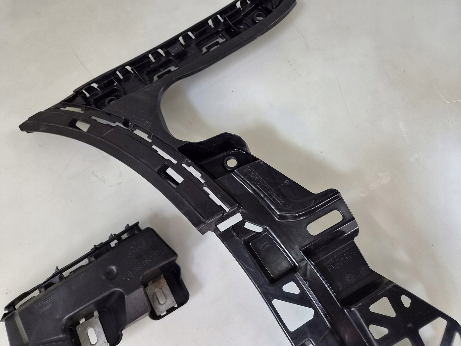 bumper bracket holder left rear part MERCEDES GLC X253 W253 AMG