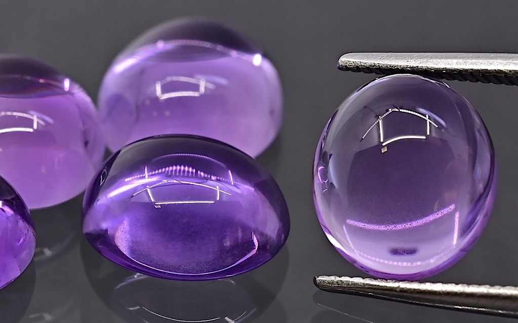 Ametyst Aa kabošon ovál 9x8 mm