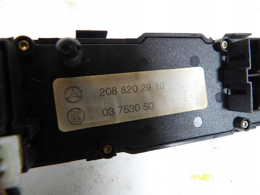 switch, window regulator Mercedes-Benz OE 2088202910