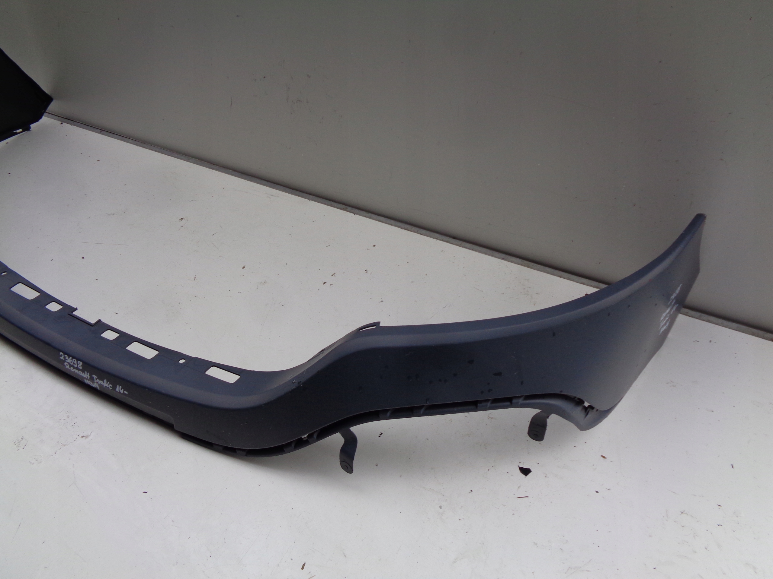 new front bumper RENAULT TRAFIC 14- NR 23698