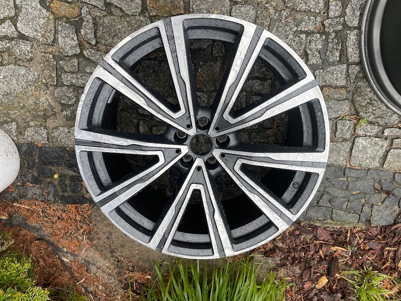 BMW G05 X6 G06 INDIVIDUAL FELGA ALUMINIOWA 9,5X22