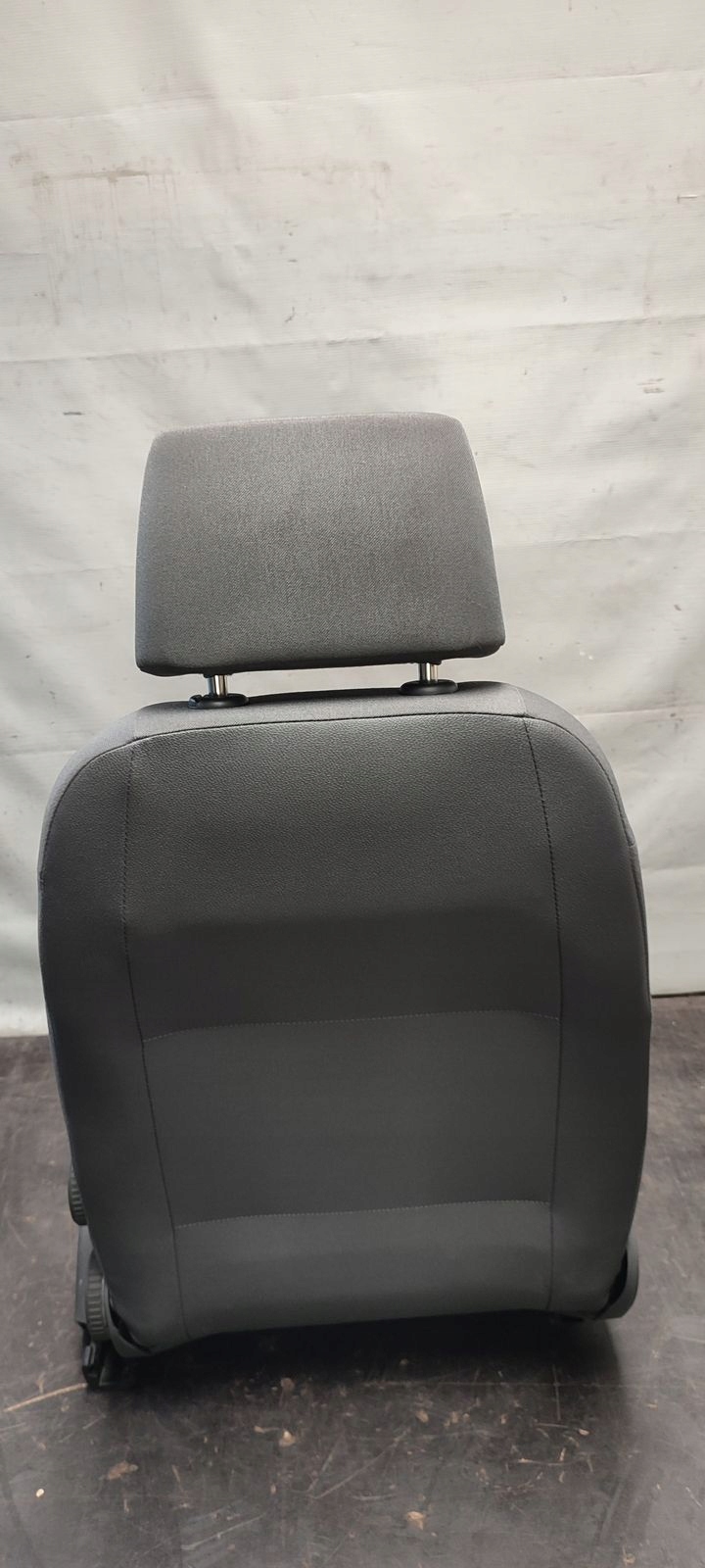 seat front left driver´s VW Golf V plus 1,9 TDI LA7W