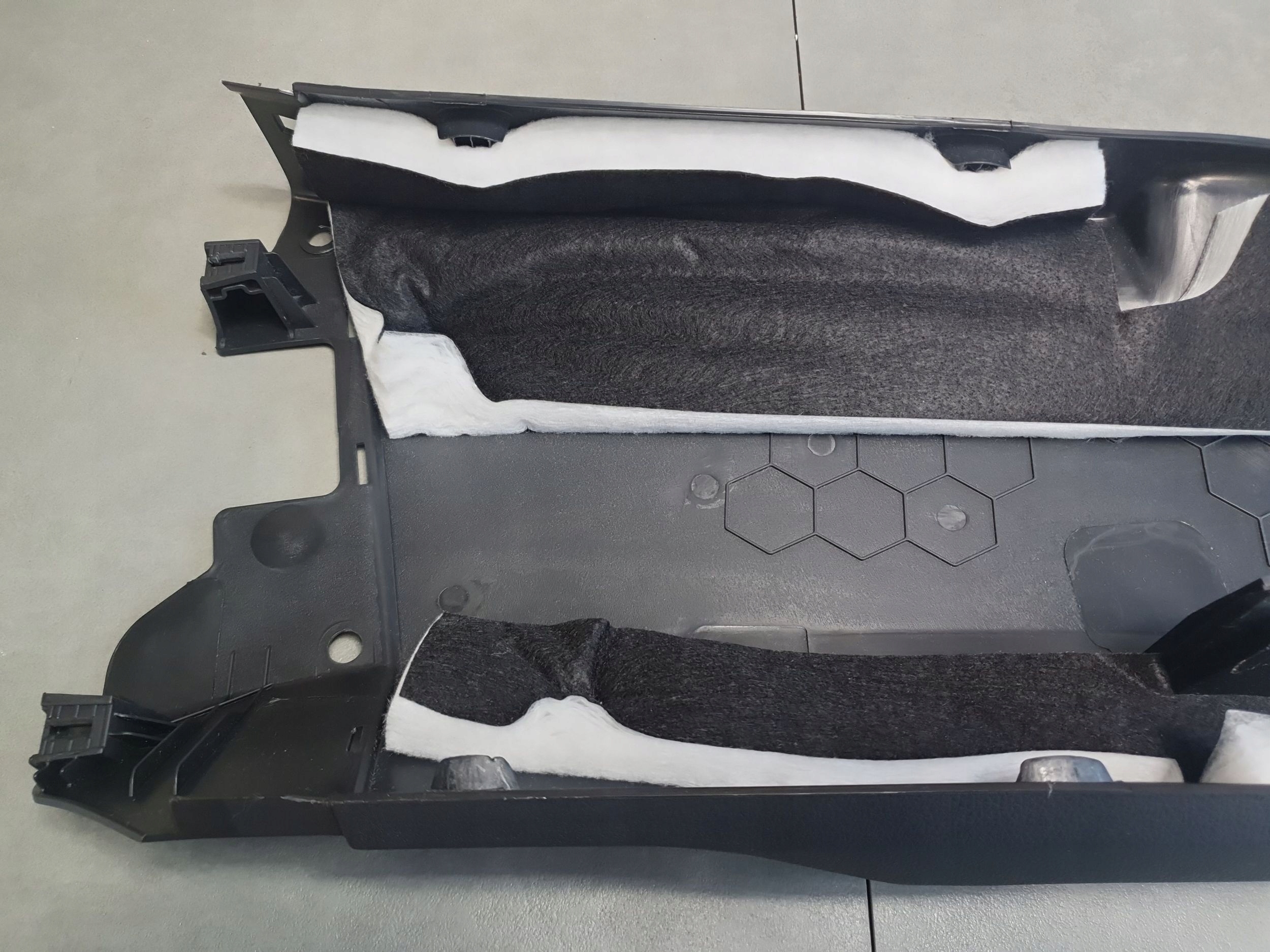 Audi Q8 cover slupka B lower left 4M8867239