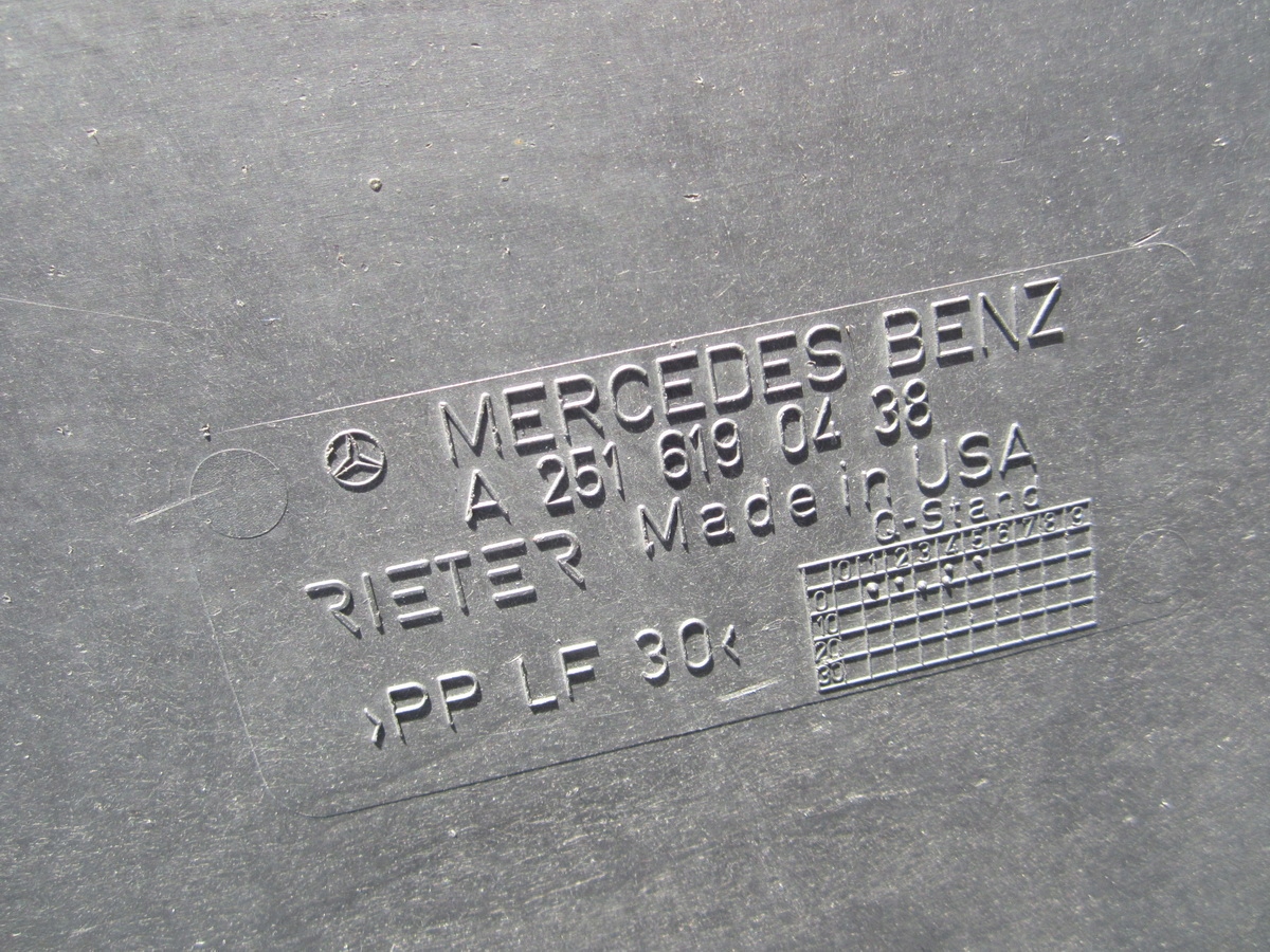 cover chassis right Mercedes W251 R-klasa Long