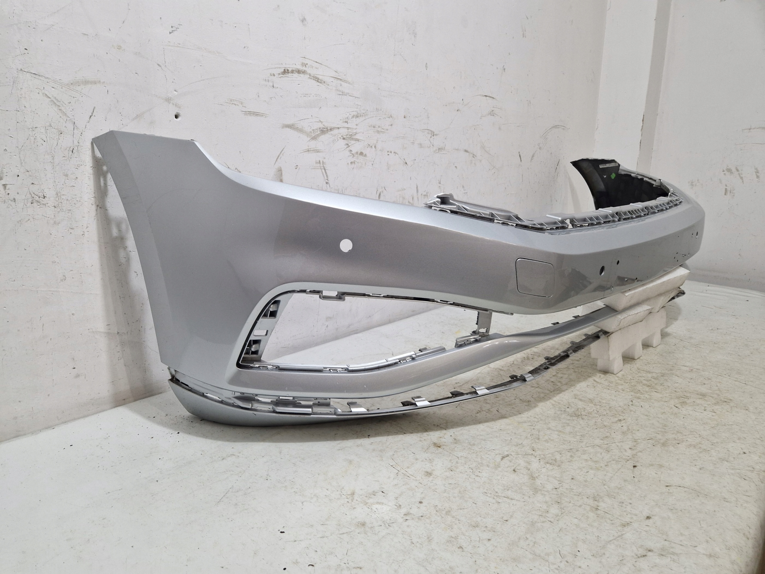 * VW PASSAT B8 LIFT bumper front front PDC 3G0807221E