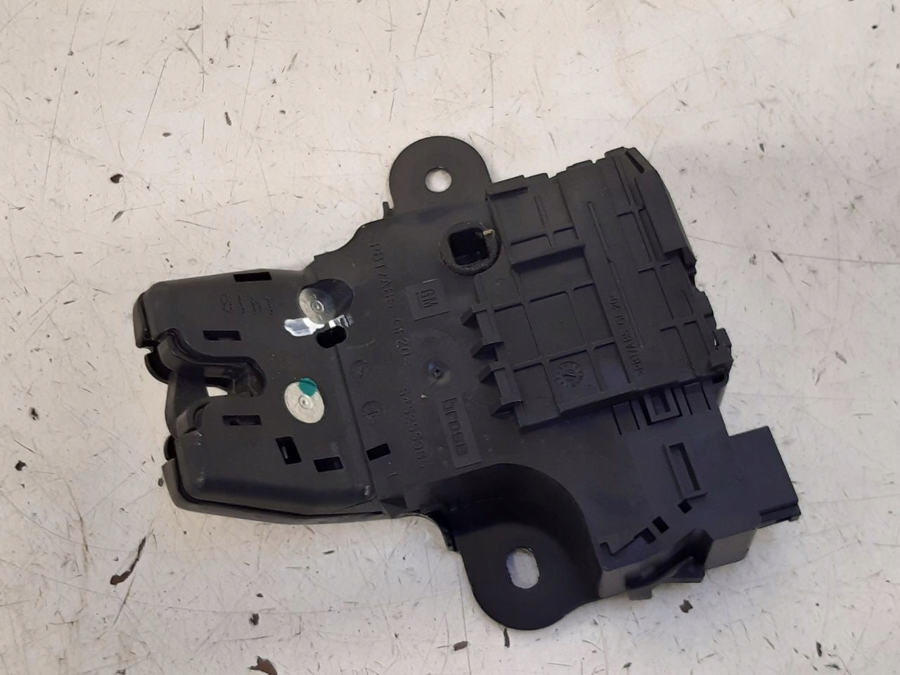 lock bonnet boot Chevrolet Cruze 1,8i sedan