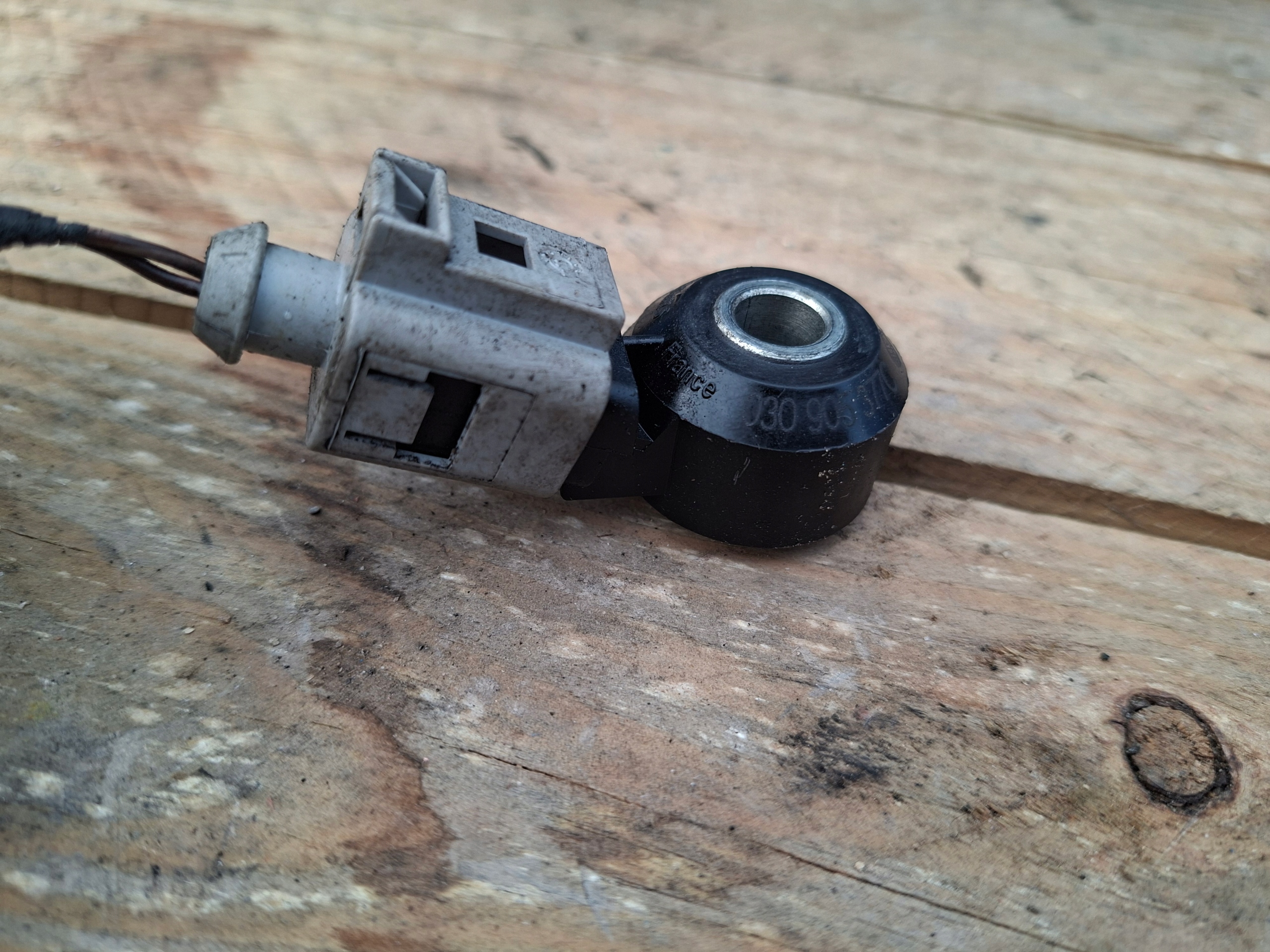 Sensor STUKOWY VOLKSWAGEN AUDI A3 030906377C