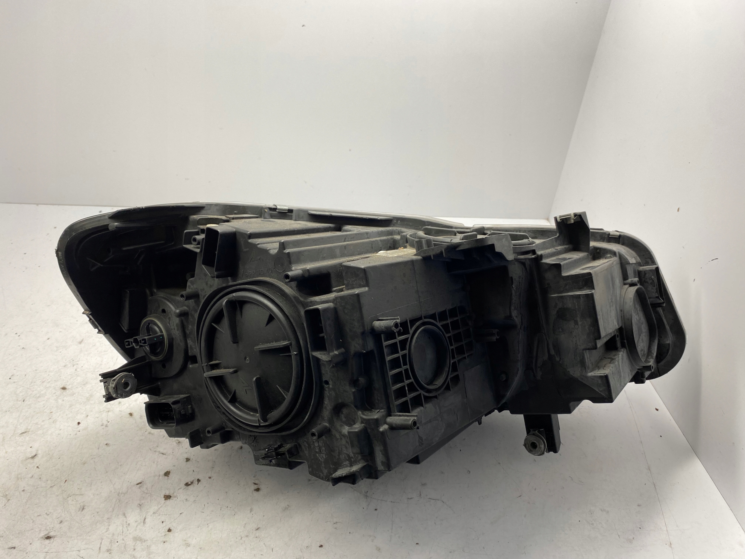 BMW 2 F45 light left 7422573