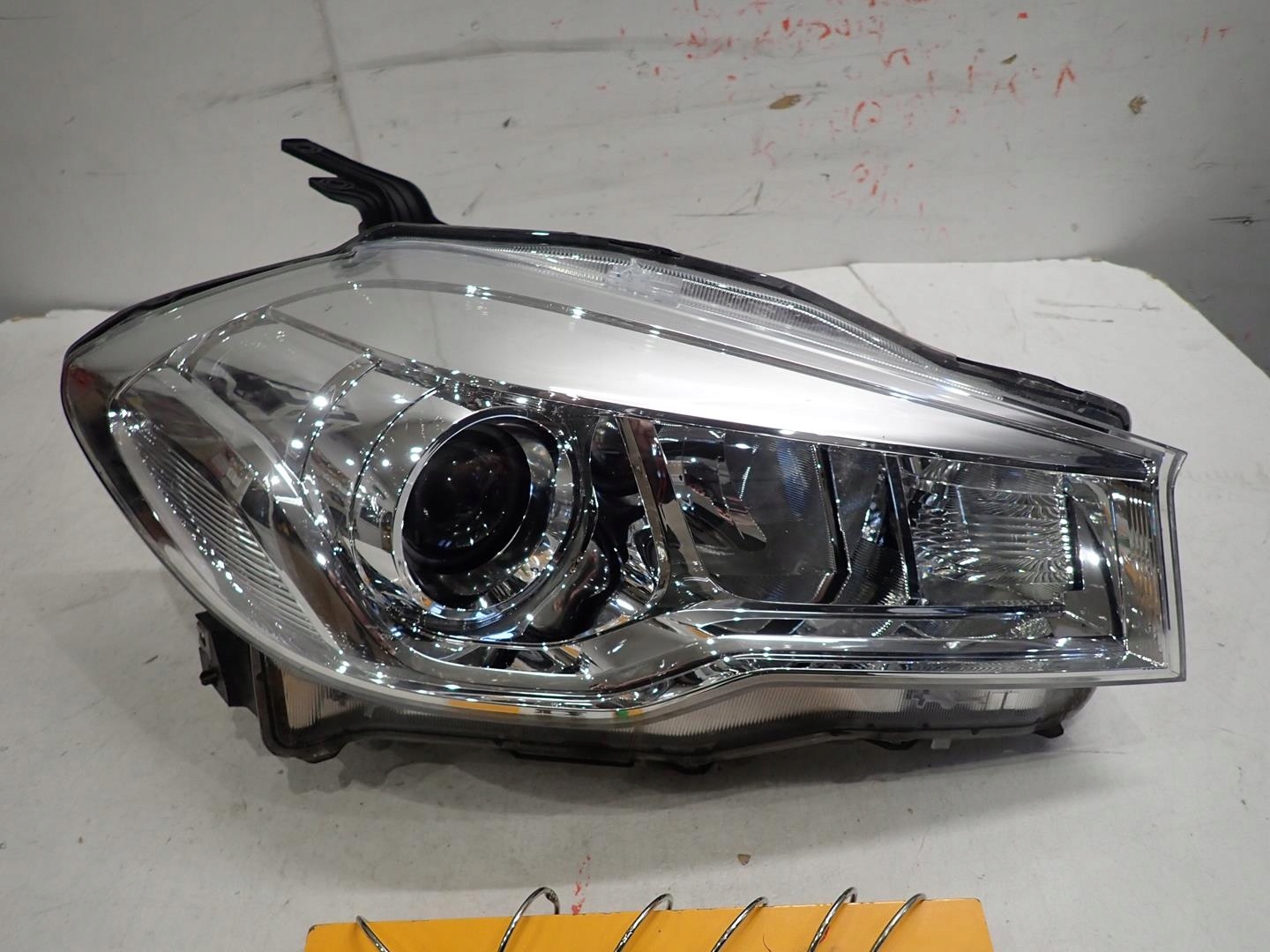 light front front right SUZUKI SX4 S-CROSS LIFT 2016-100-18733