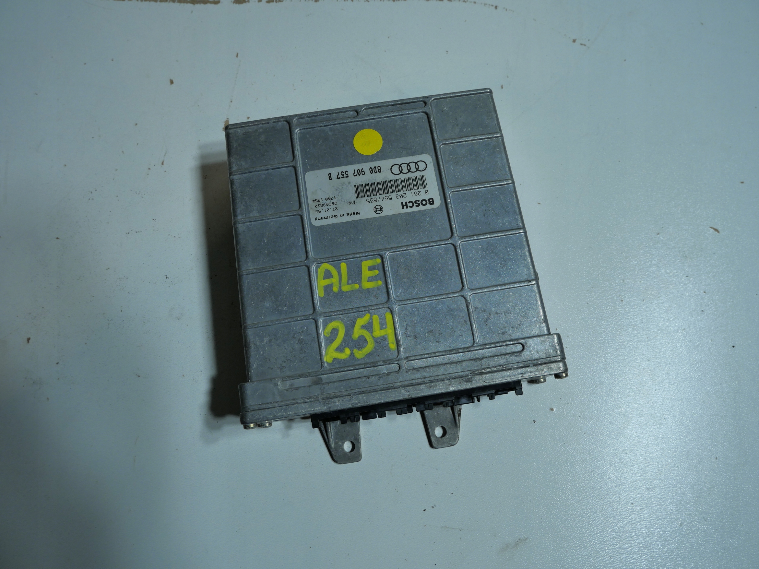 AUDI A4 B5 1.6 8V control unit of the engine computer 8D0907557B