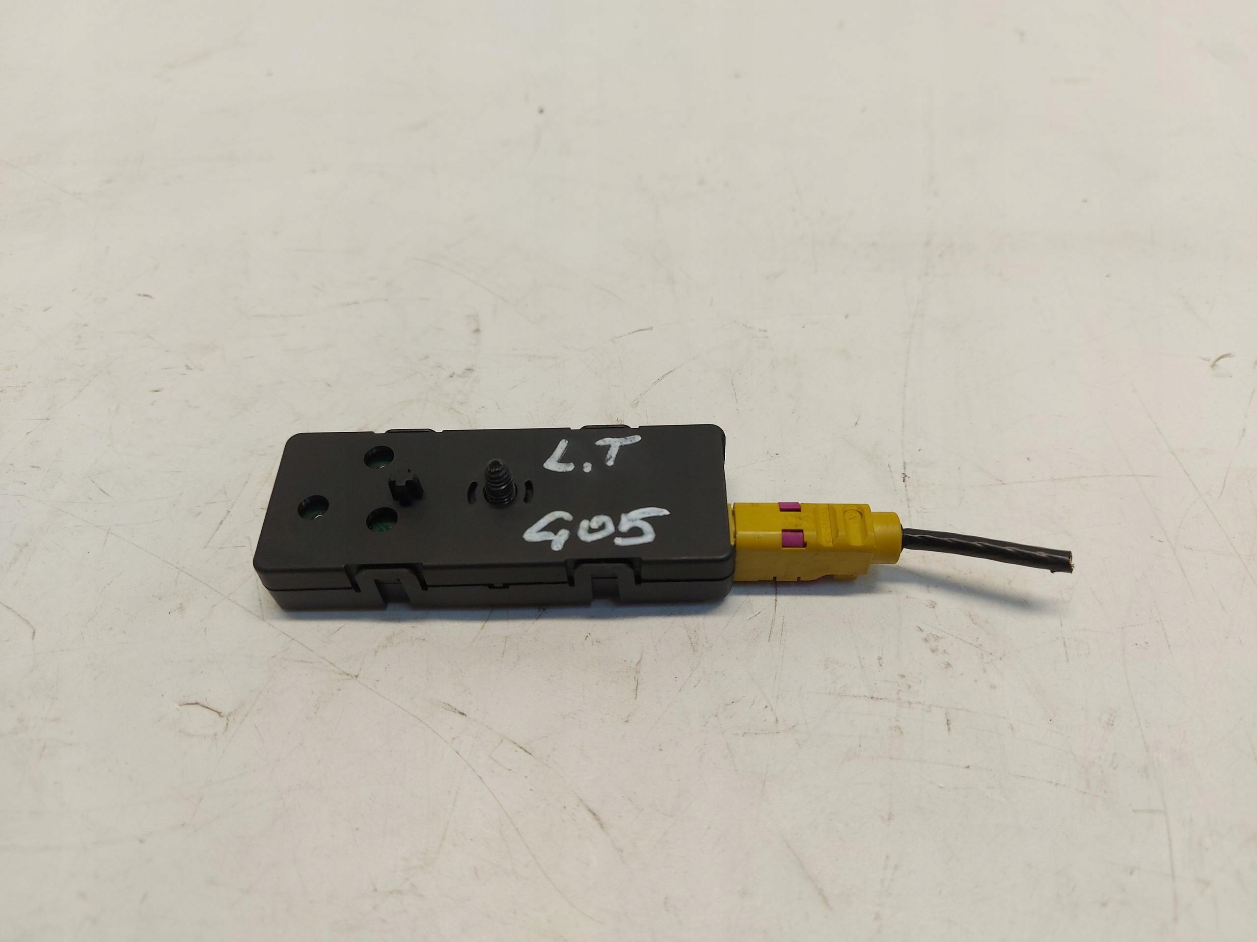 BMW G05 X5 3.0d 2019r amplifier ANTENY 6839352